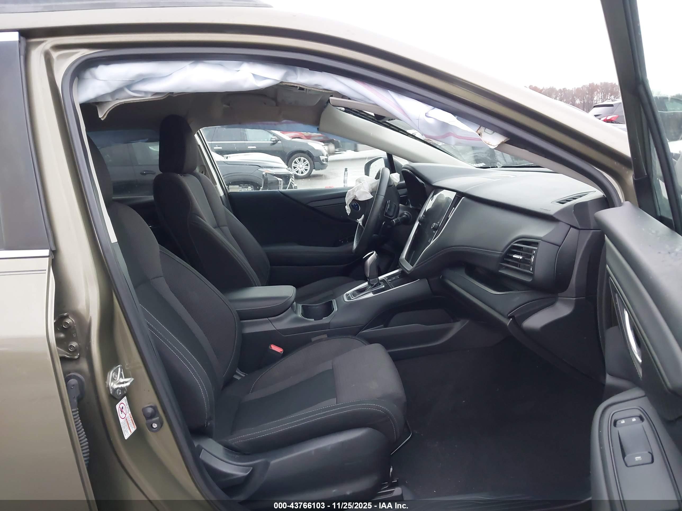 SUBARU OUTBACK image 5
