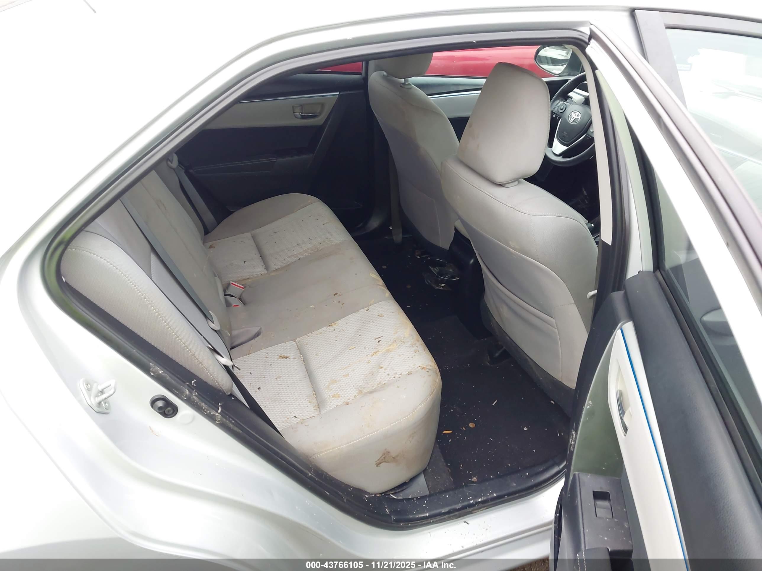 TOYOTA COROLLA image 8