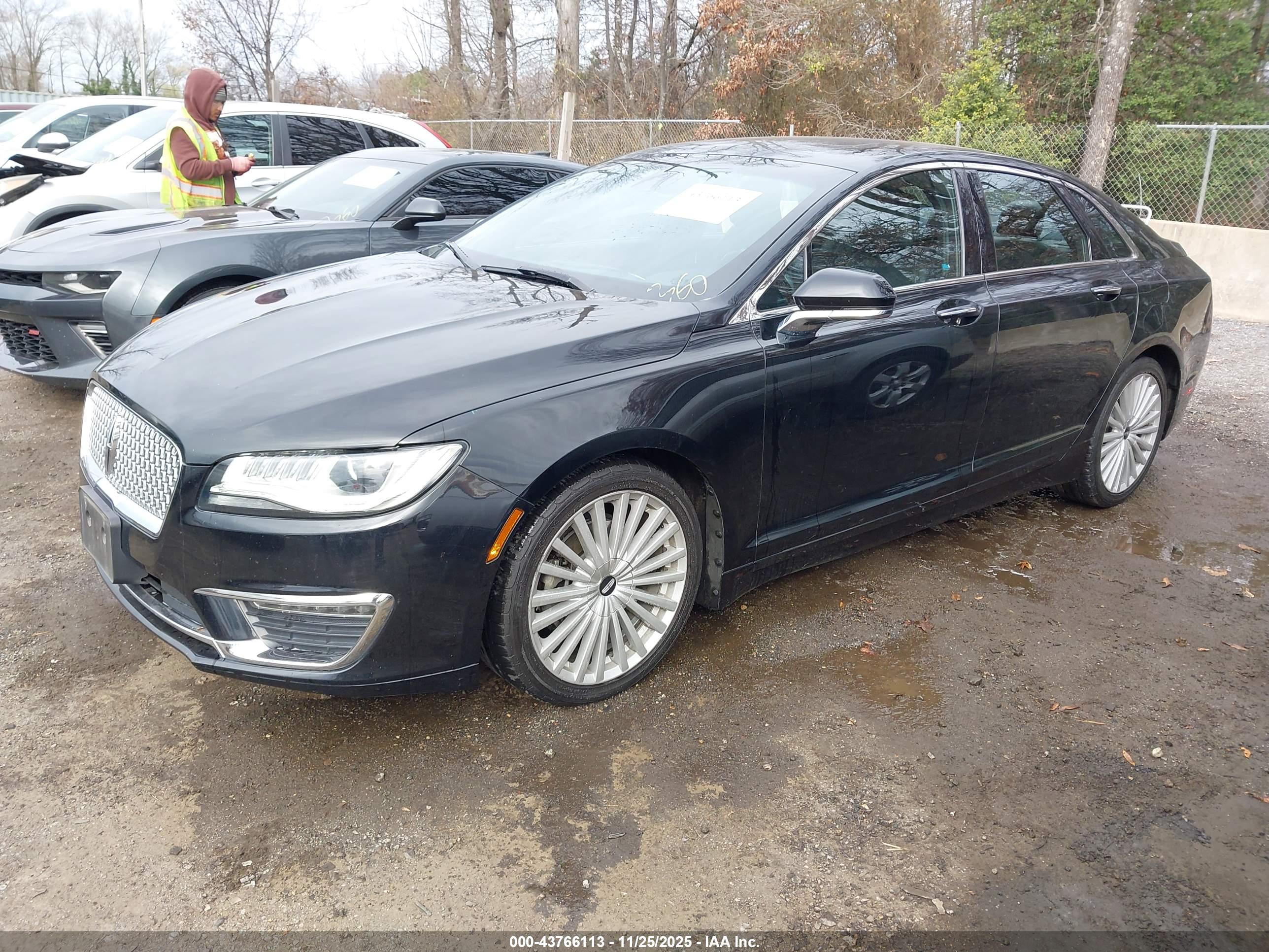LINCOLN MKZ image 2