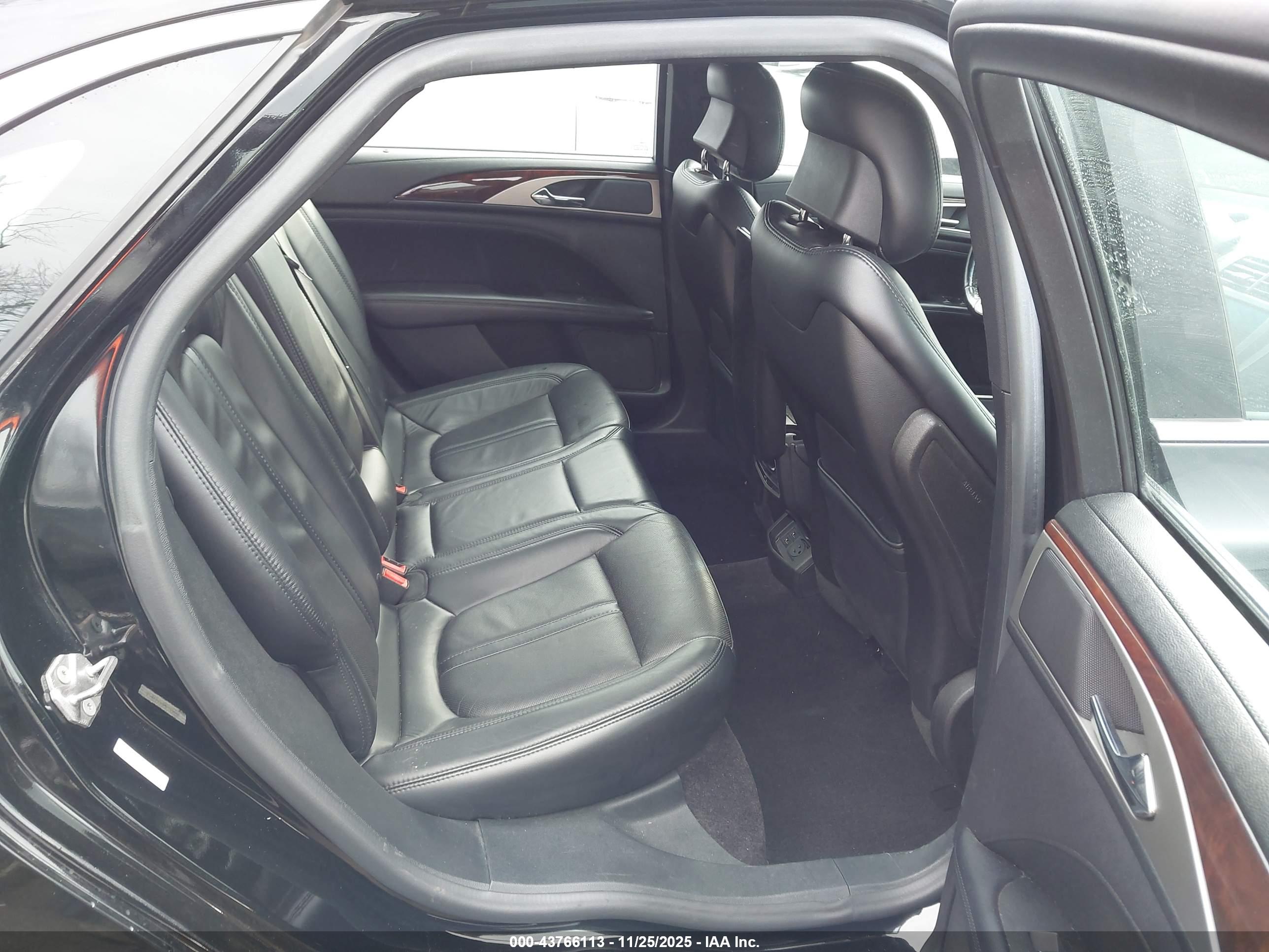 LINCOLN MKZ image 8