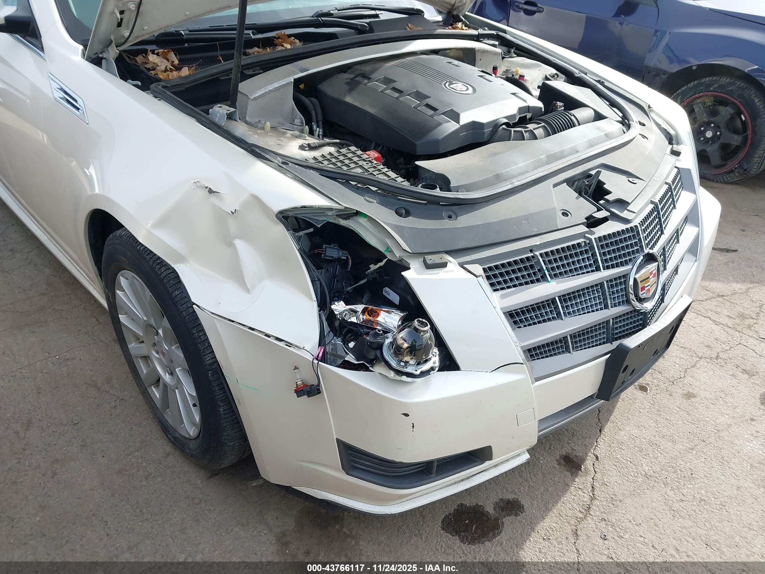 CADILLAC CTS image 6