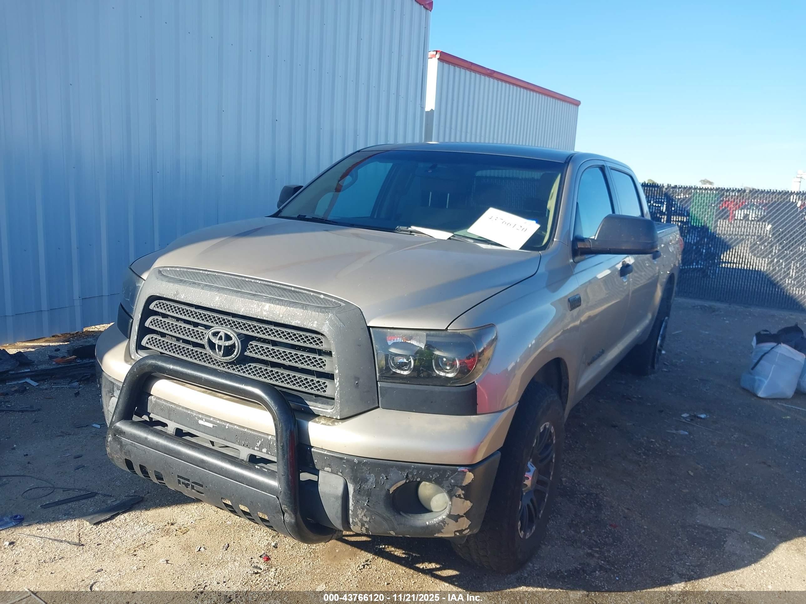 TOYOTA TUNDRA image 2