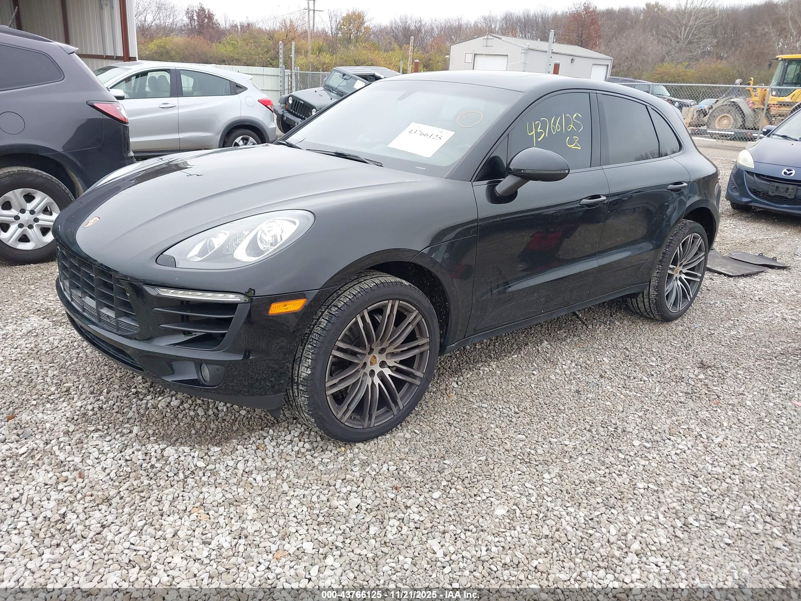 PORSCHE MACAN image 2