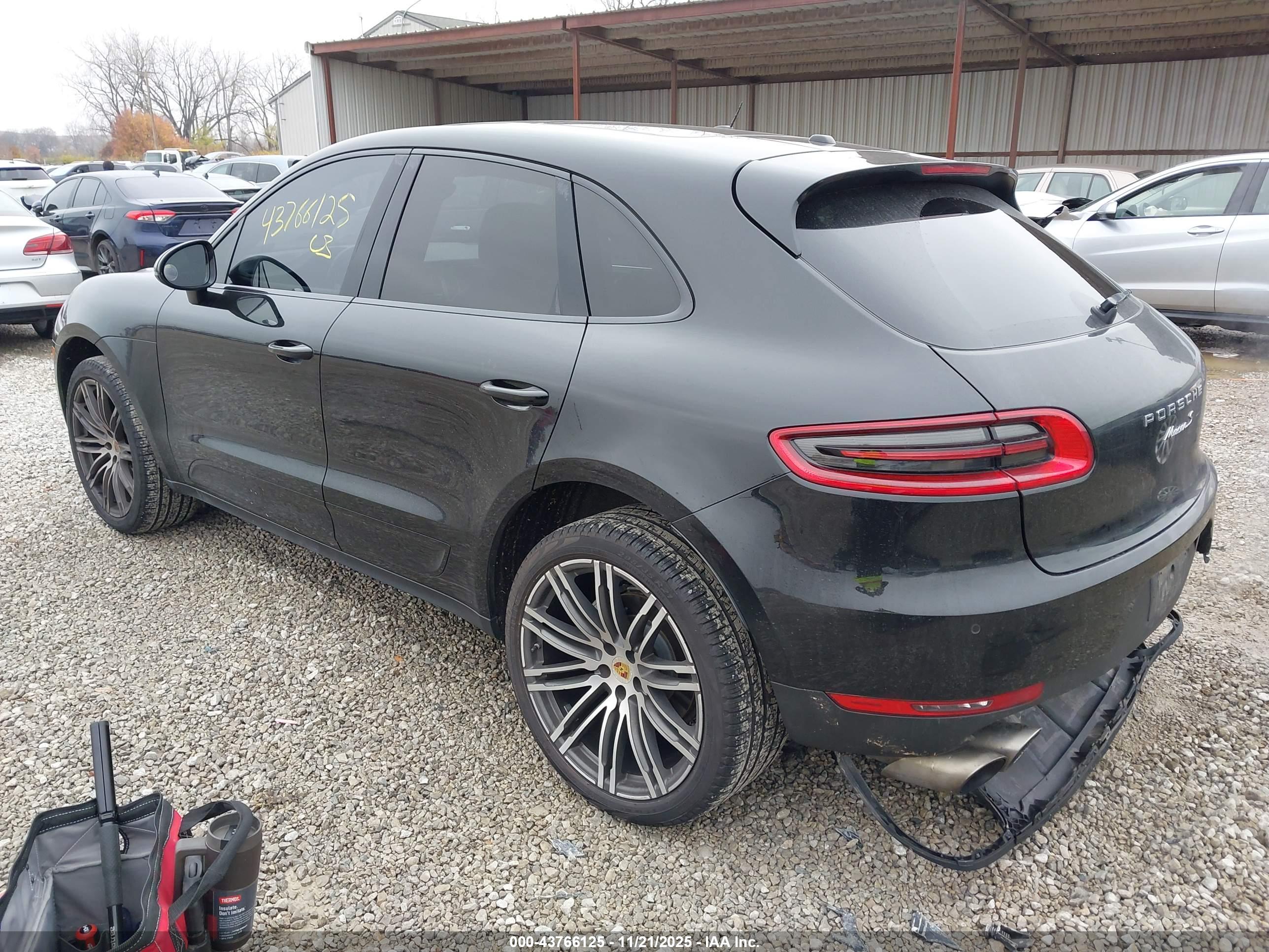 PORSCHE MACAN image 3