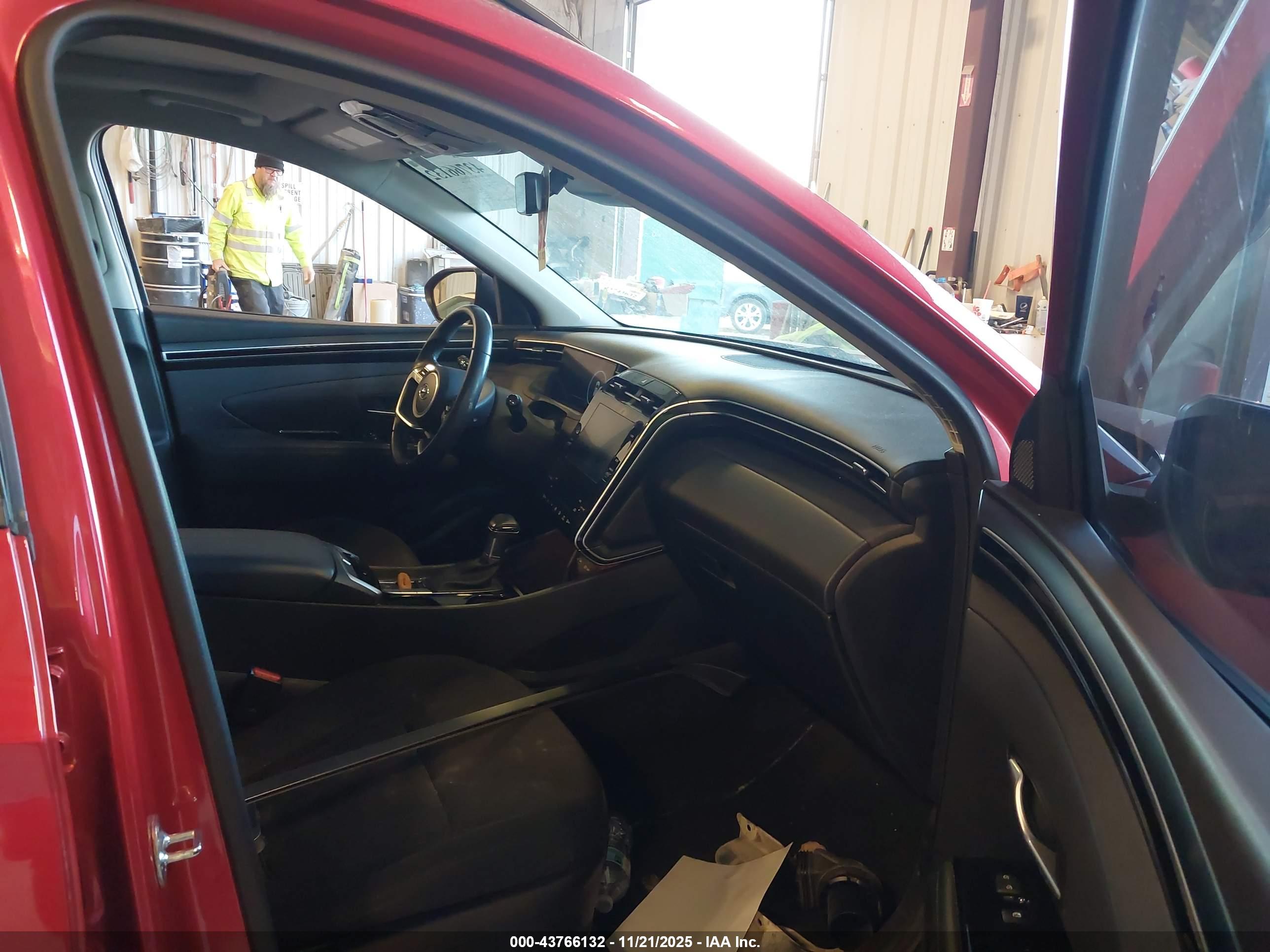 HYUNDAI TUCSON image 5