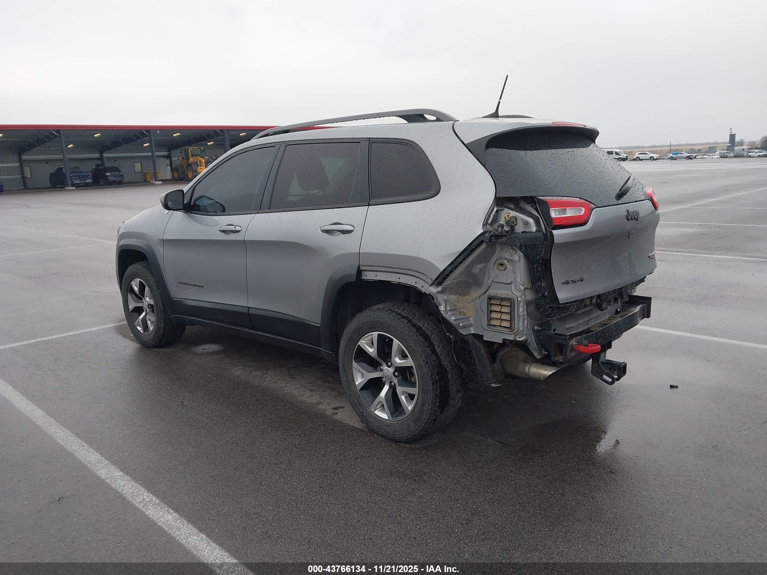 JEEP CHEROKEE image 3