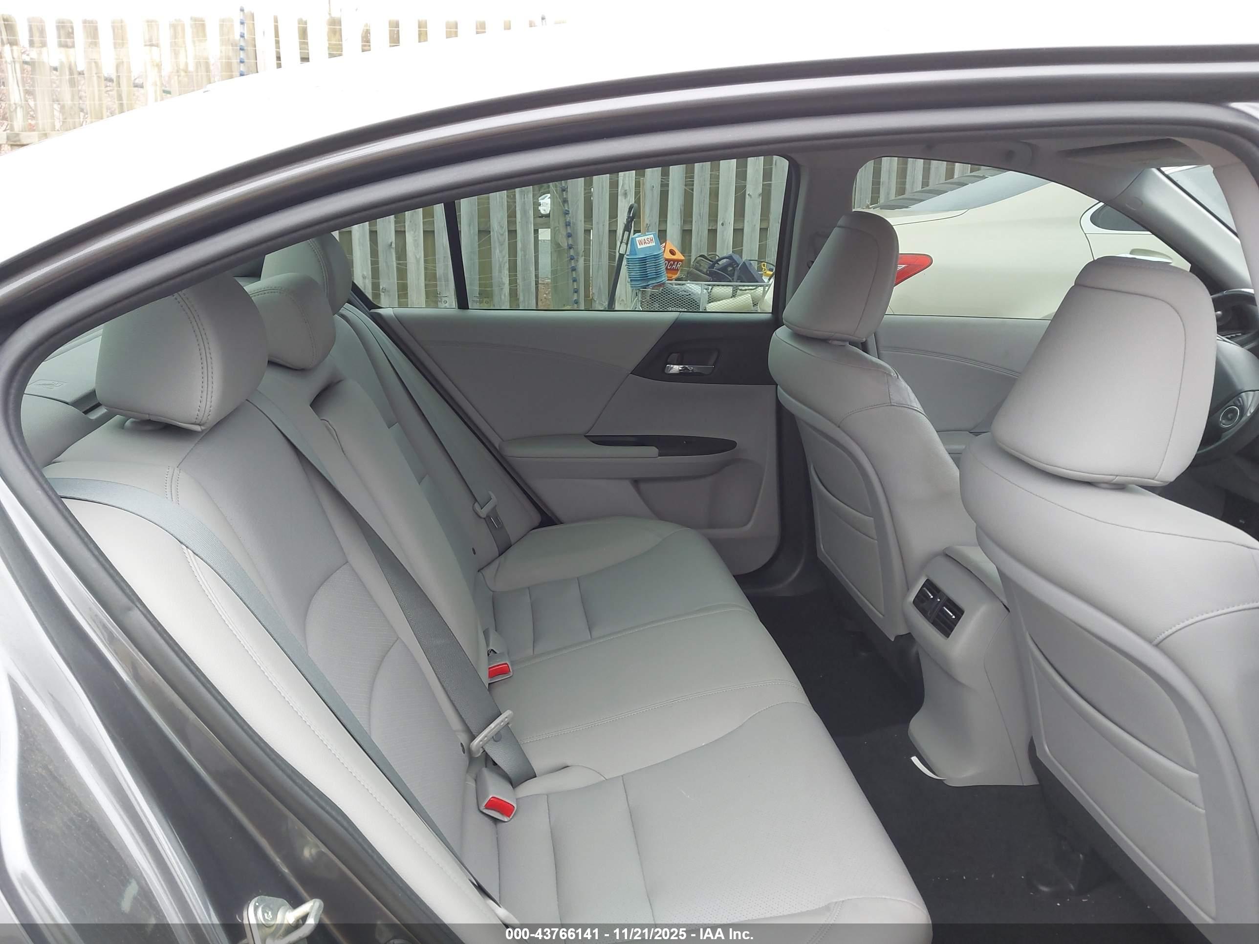 HONDA ACCORD image 8