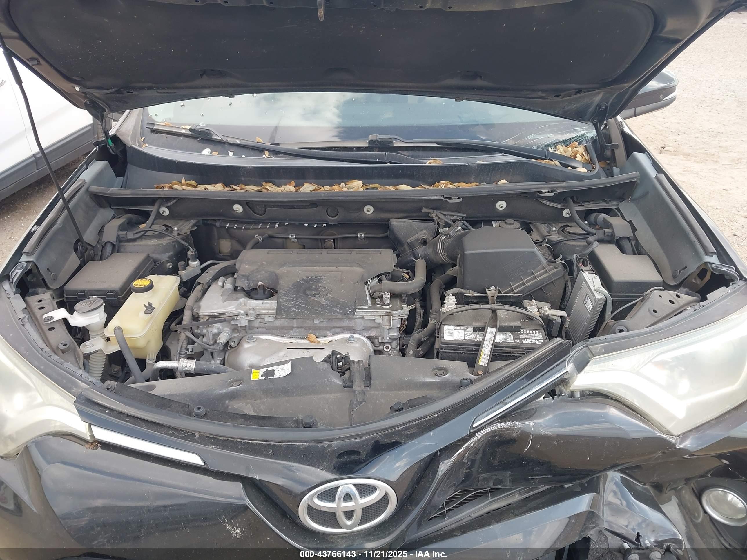 TOYOTA RAV4 image 10