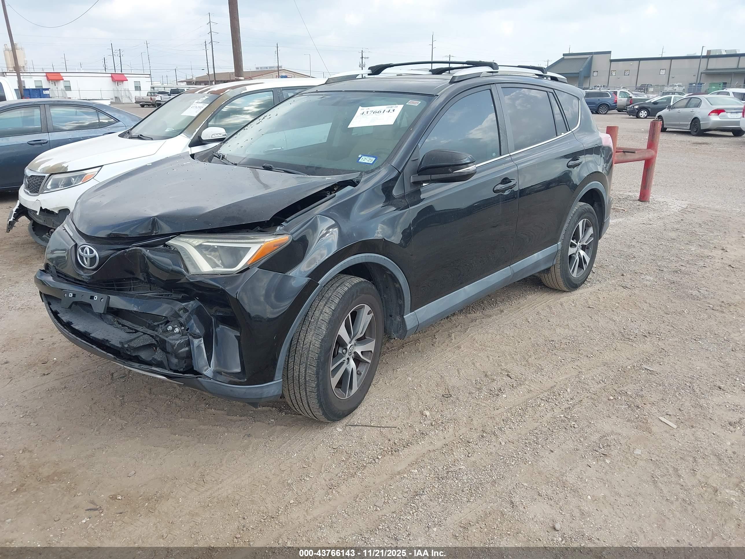 TOYOTA RAV4 image 2