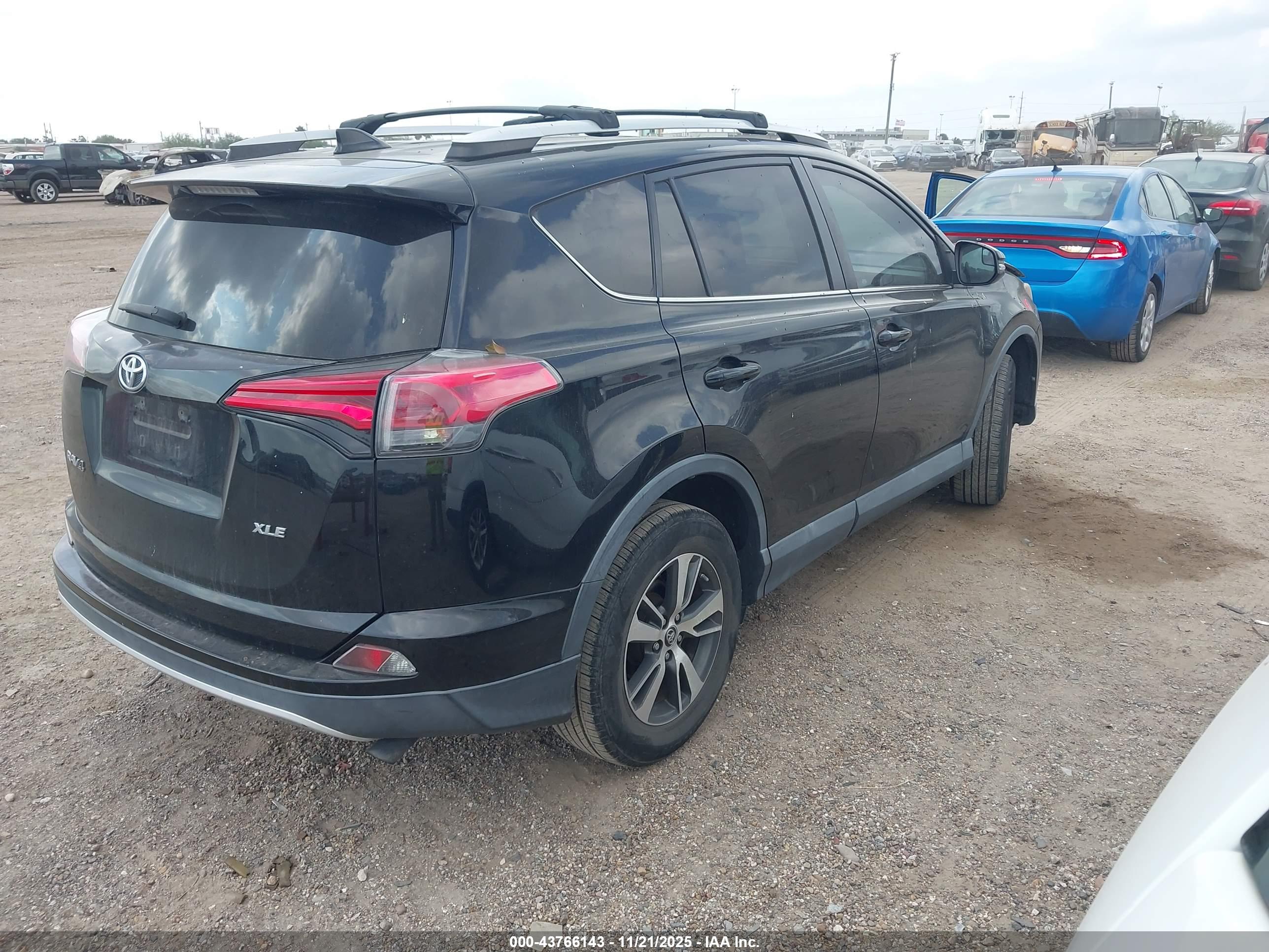 TOYOTA RAV4 image 4