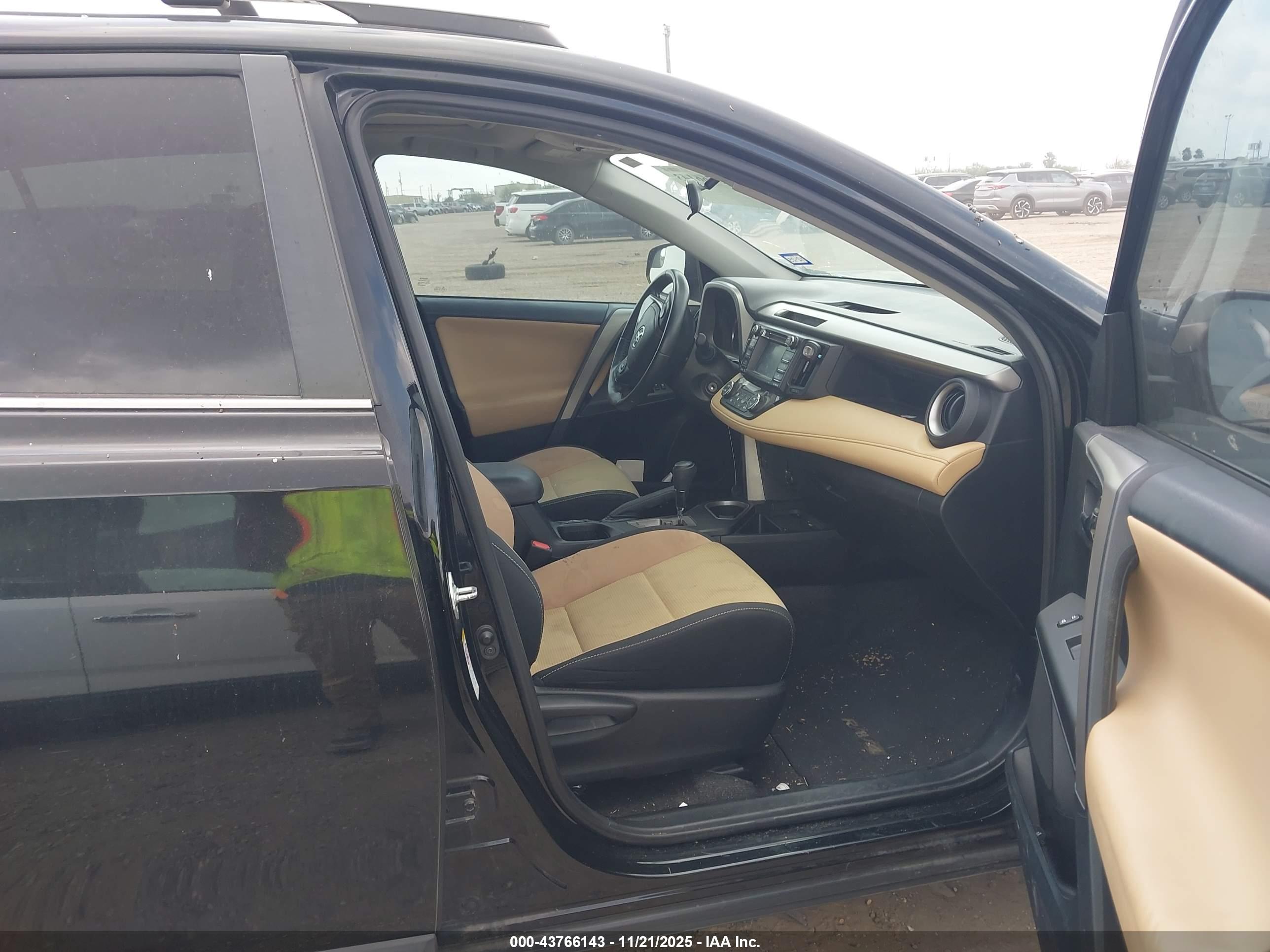 TOYOTA RAV4 image 5
