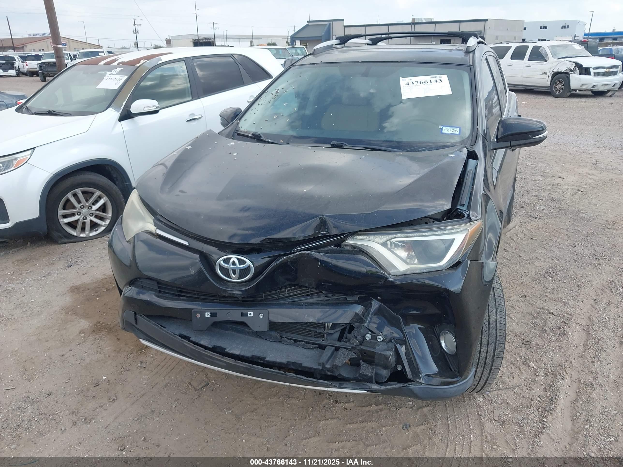 TOYOTA RAV4 image 6