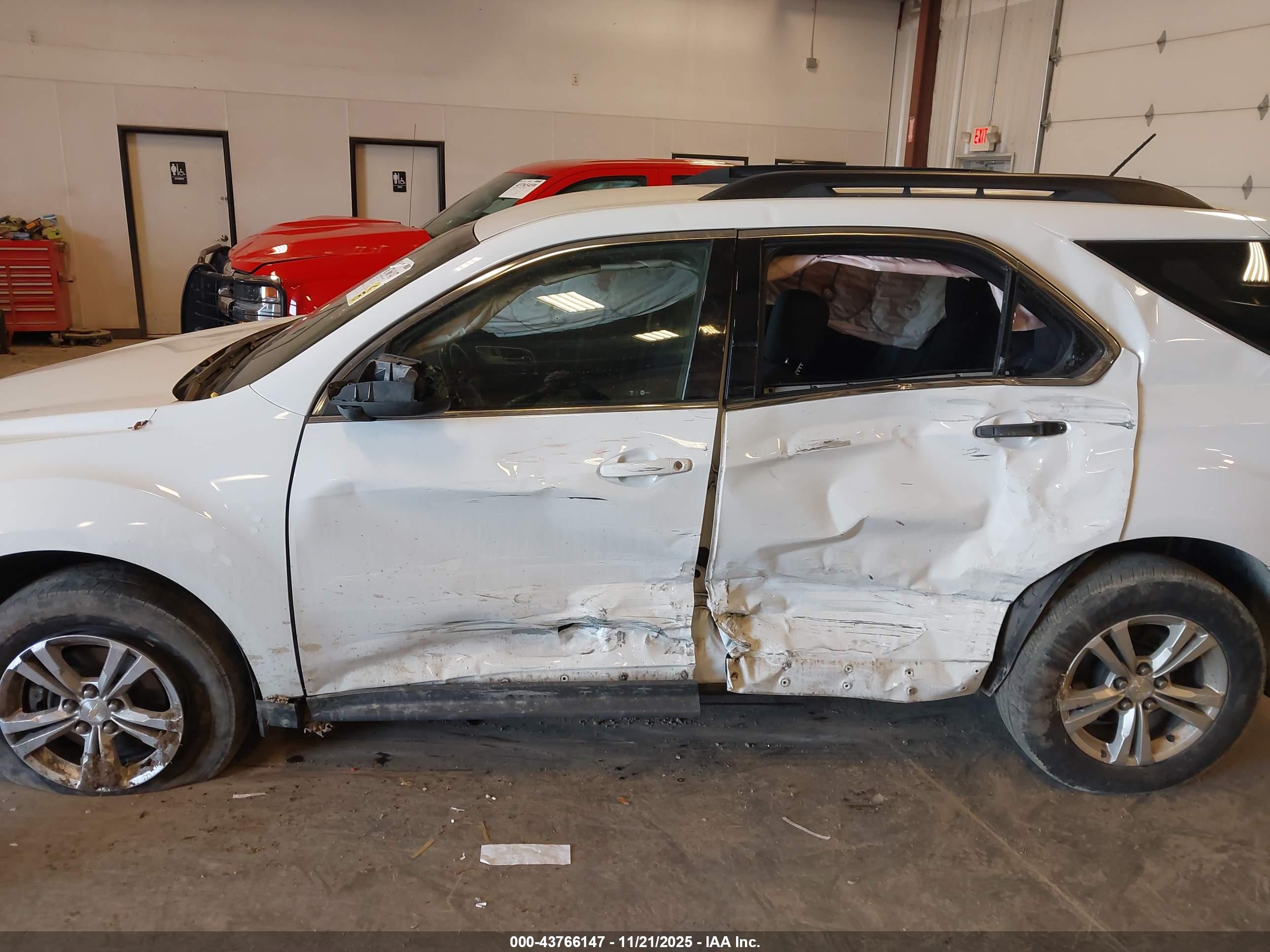 CHEVROLET EQUINOX image 6