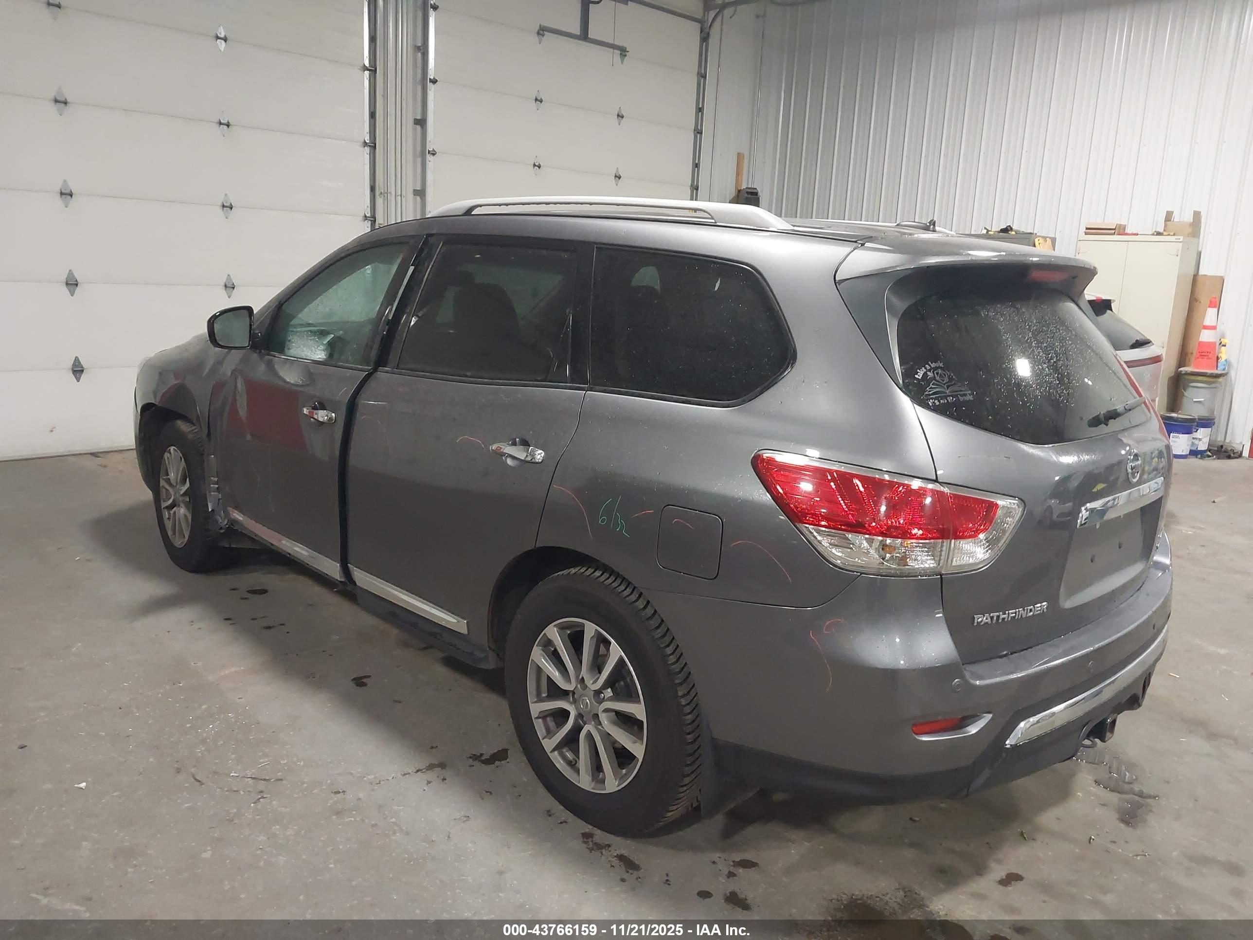 NISSAN PATHFINDER image 3