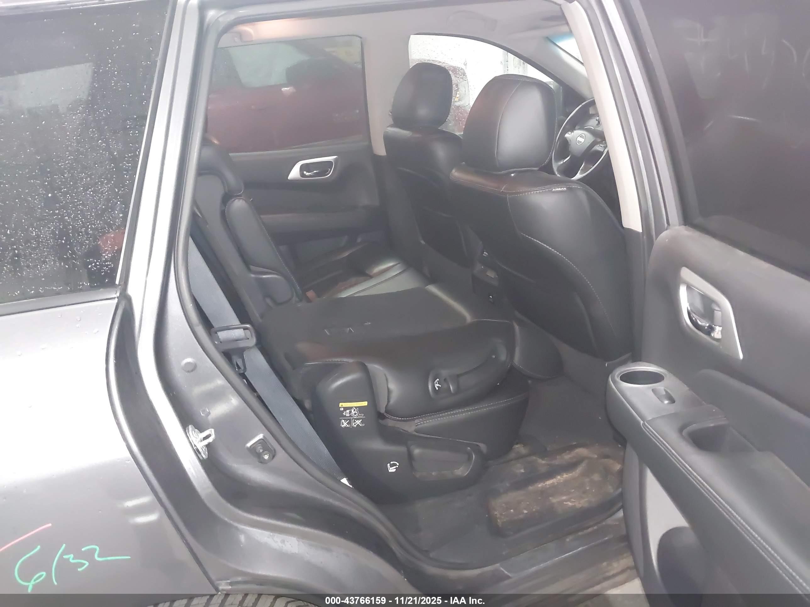 NISSAN PATHFINDER image 8