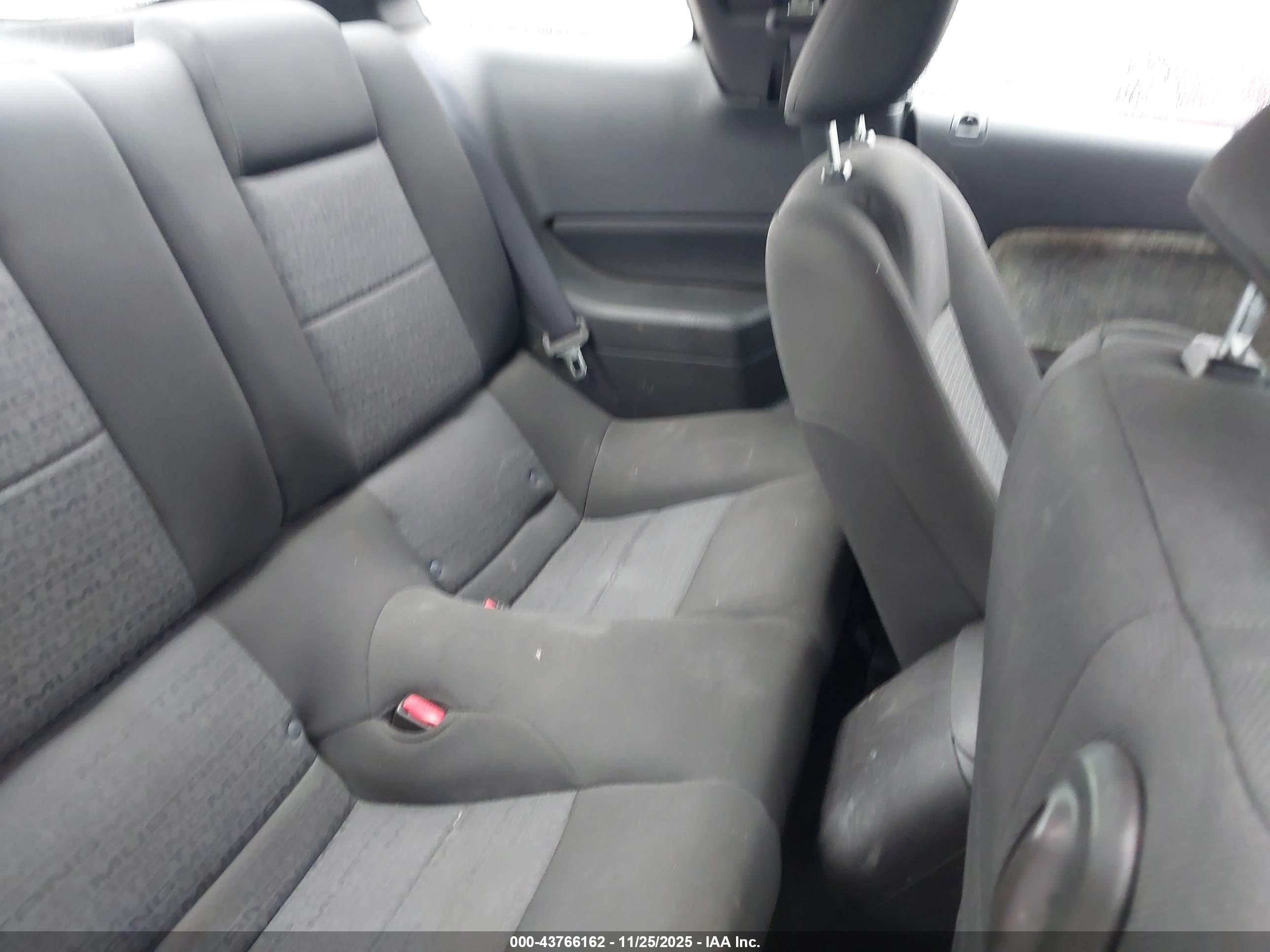 FORD MUSTANG image 8