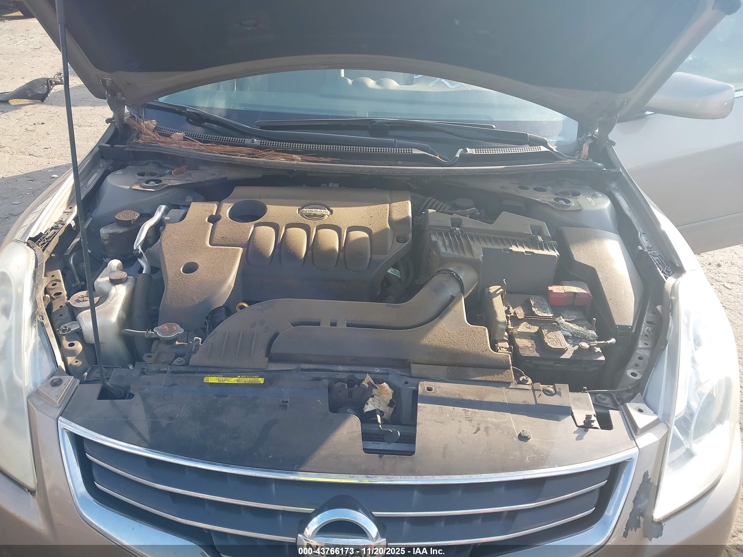 NISSAN ALTIMA image 10