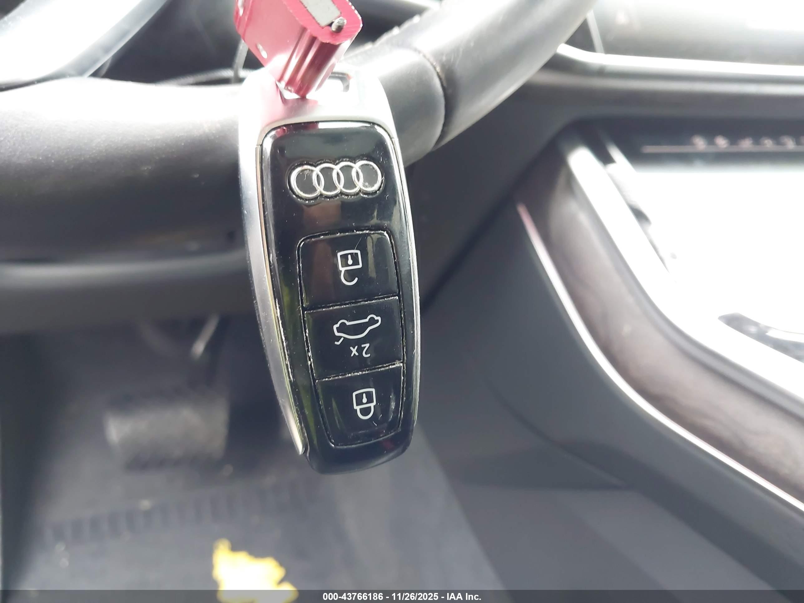 AUDI Q8 image 11