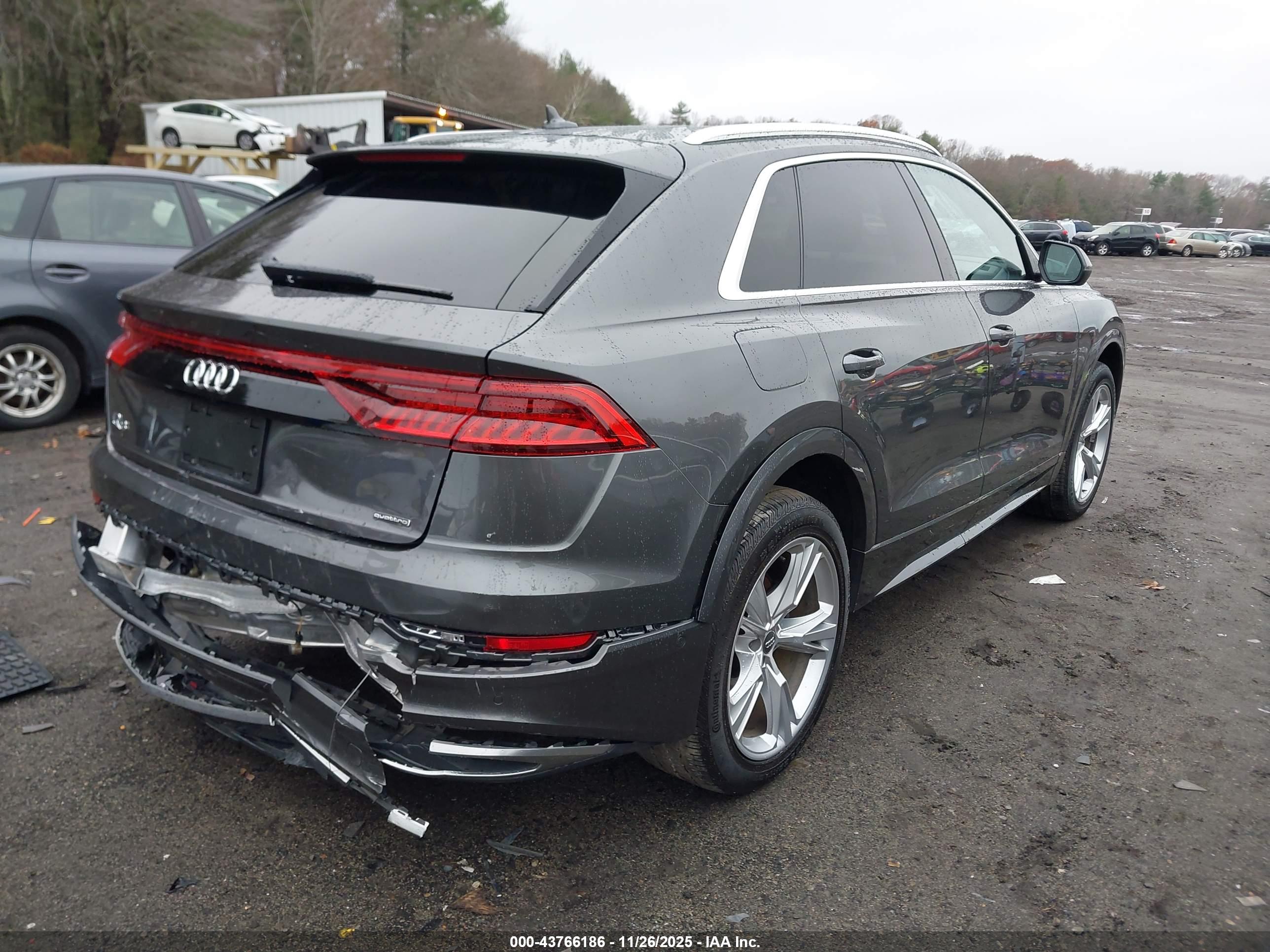 AUDI Q8 image 4