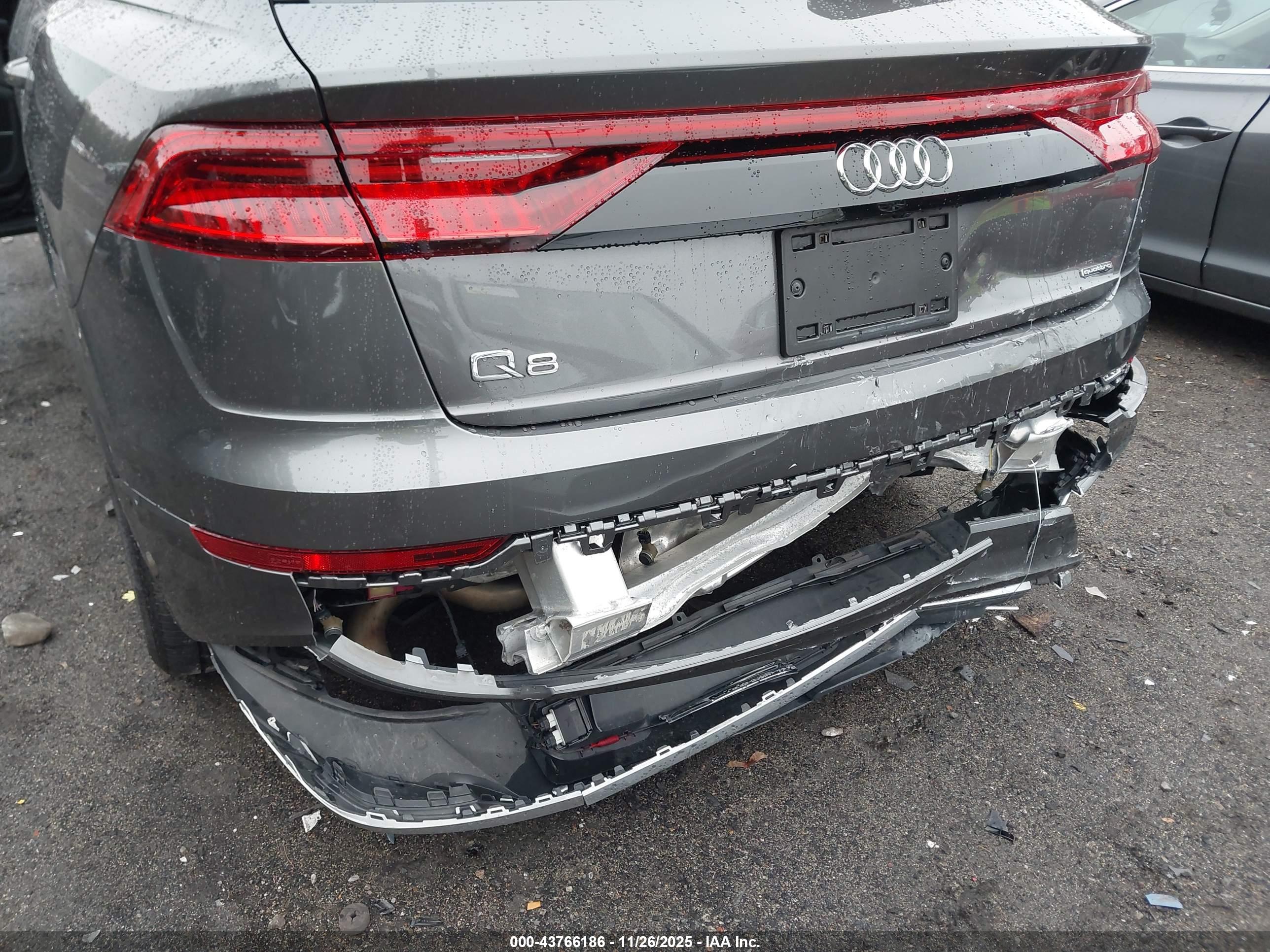 AUDI Q8 image 6