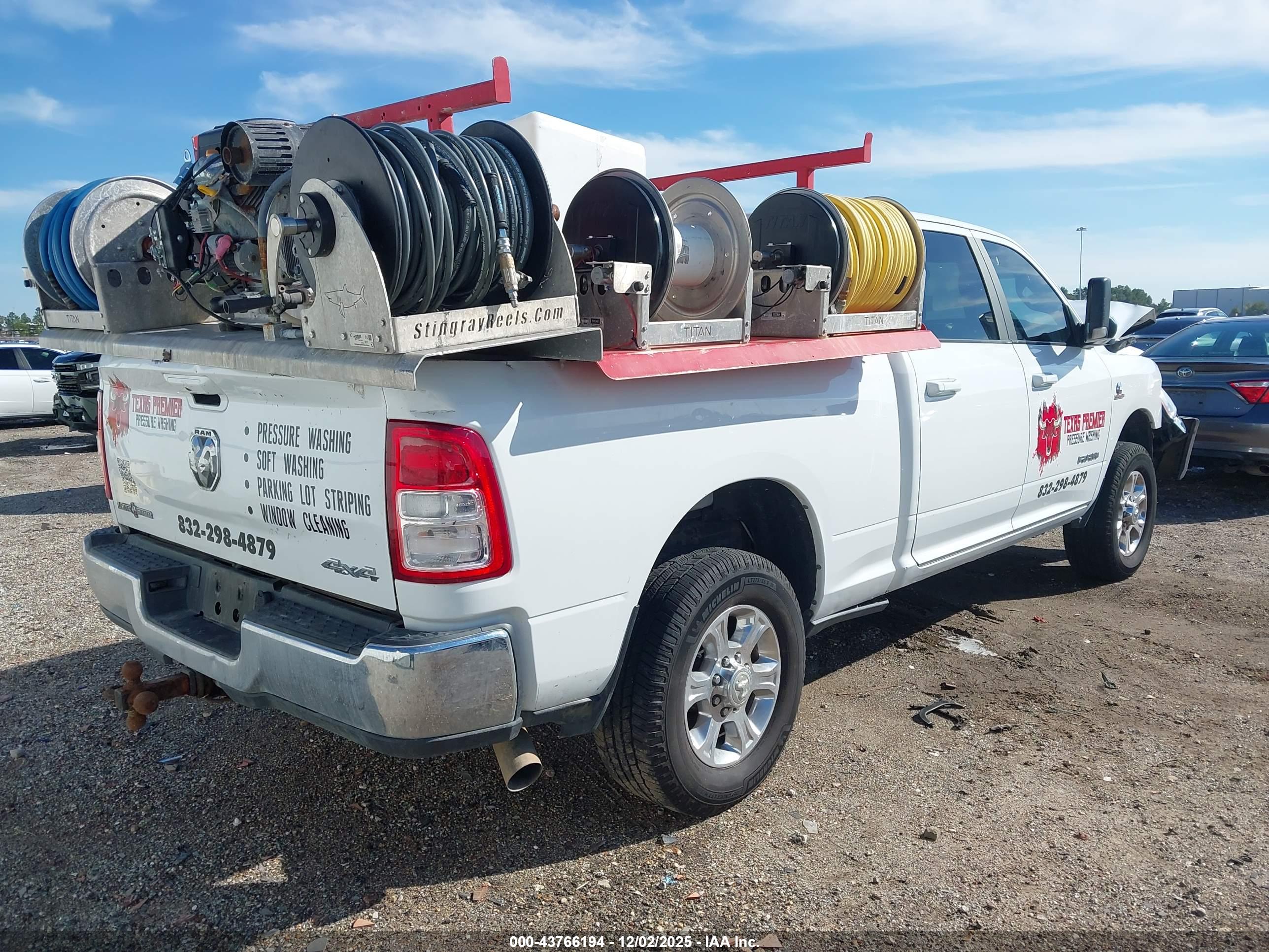 RAM 2500 image 4