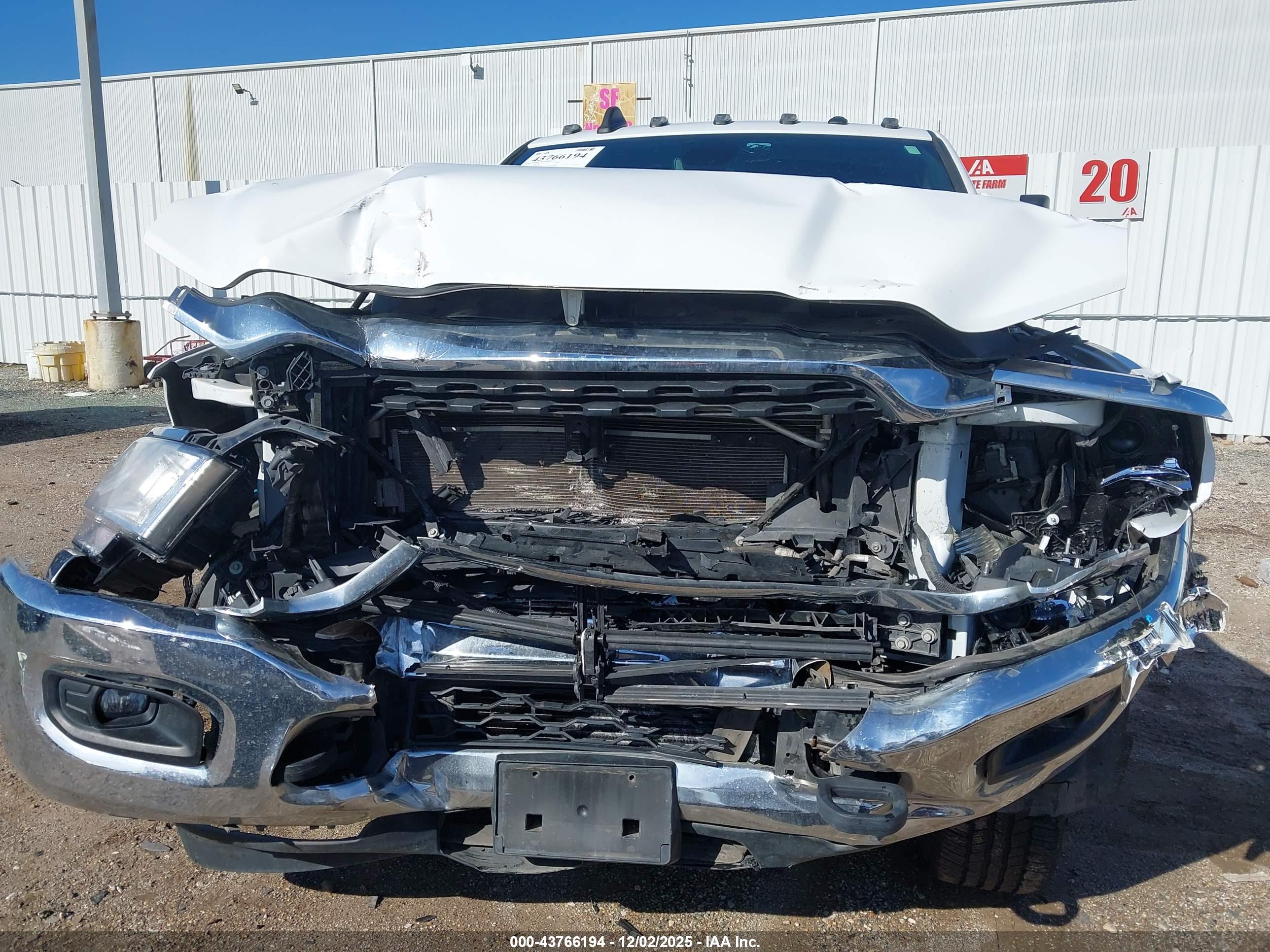RAM 2500 image 6