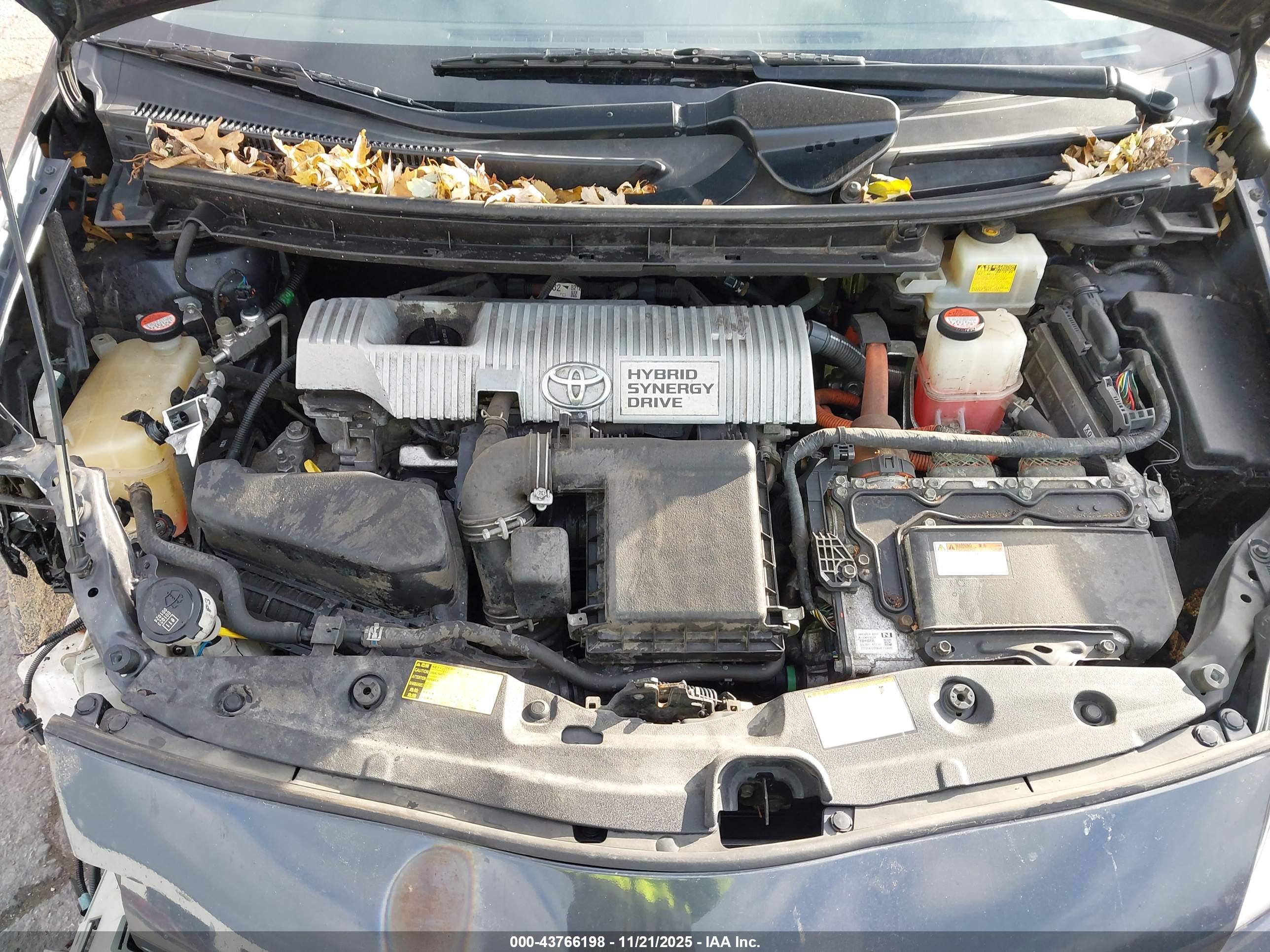 TOYOTA PRIUS image 10