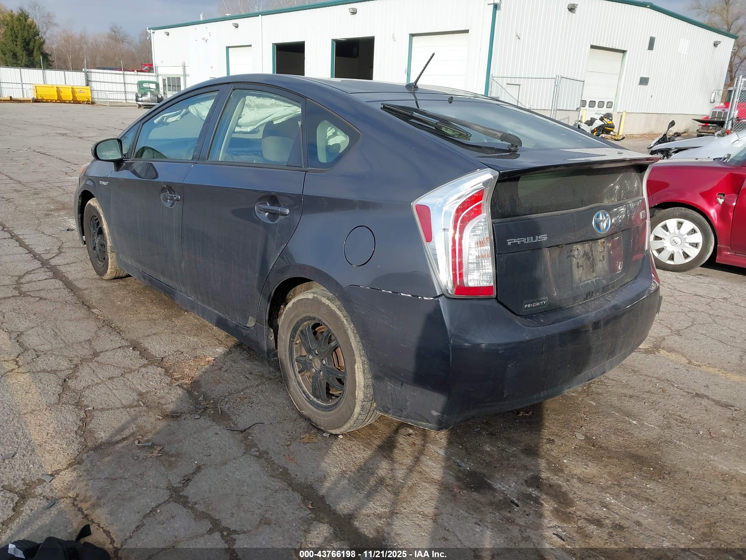 TOYOTA PRIUS image 3