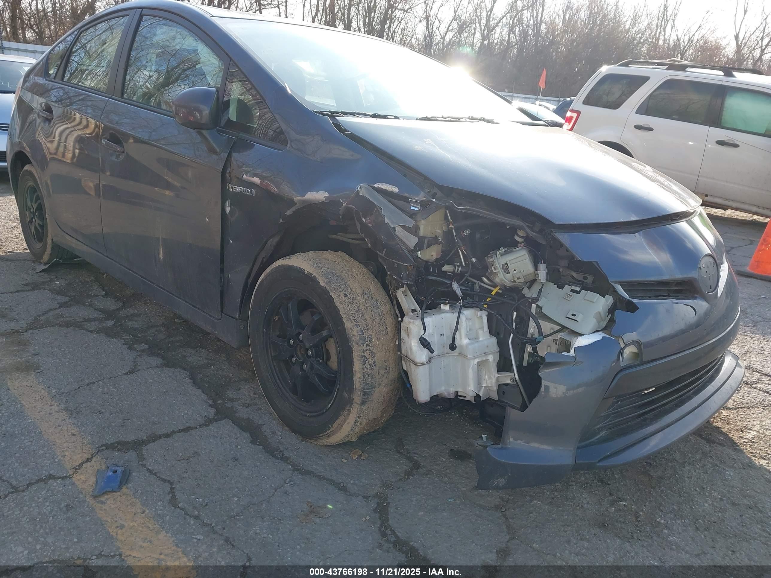 TOYOTA PRIUS image 6