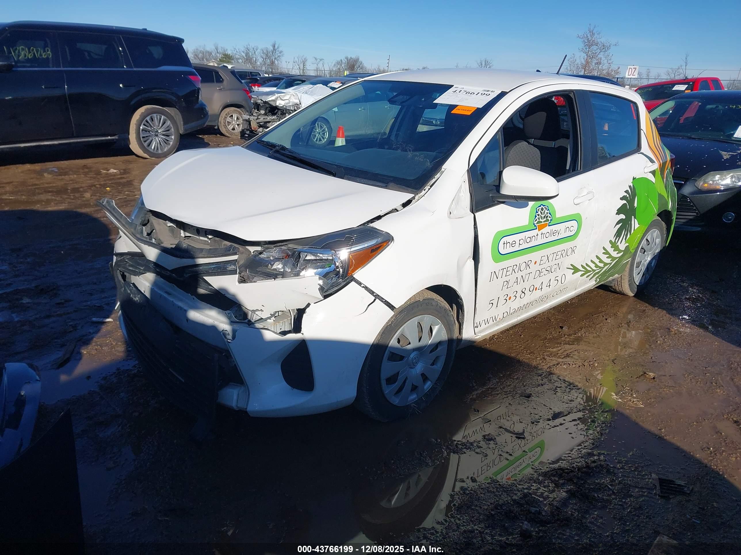 TOYOTA YARIS image 2