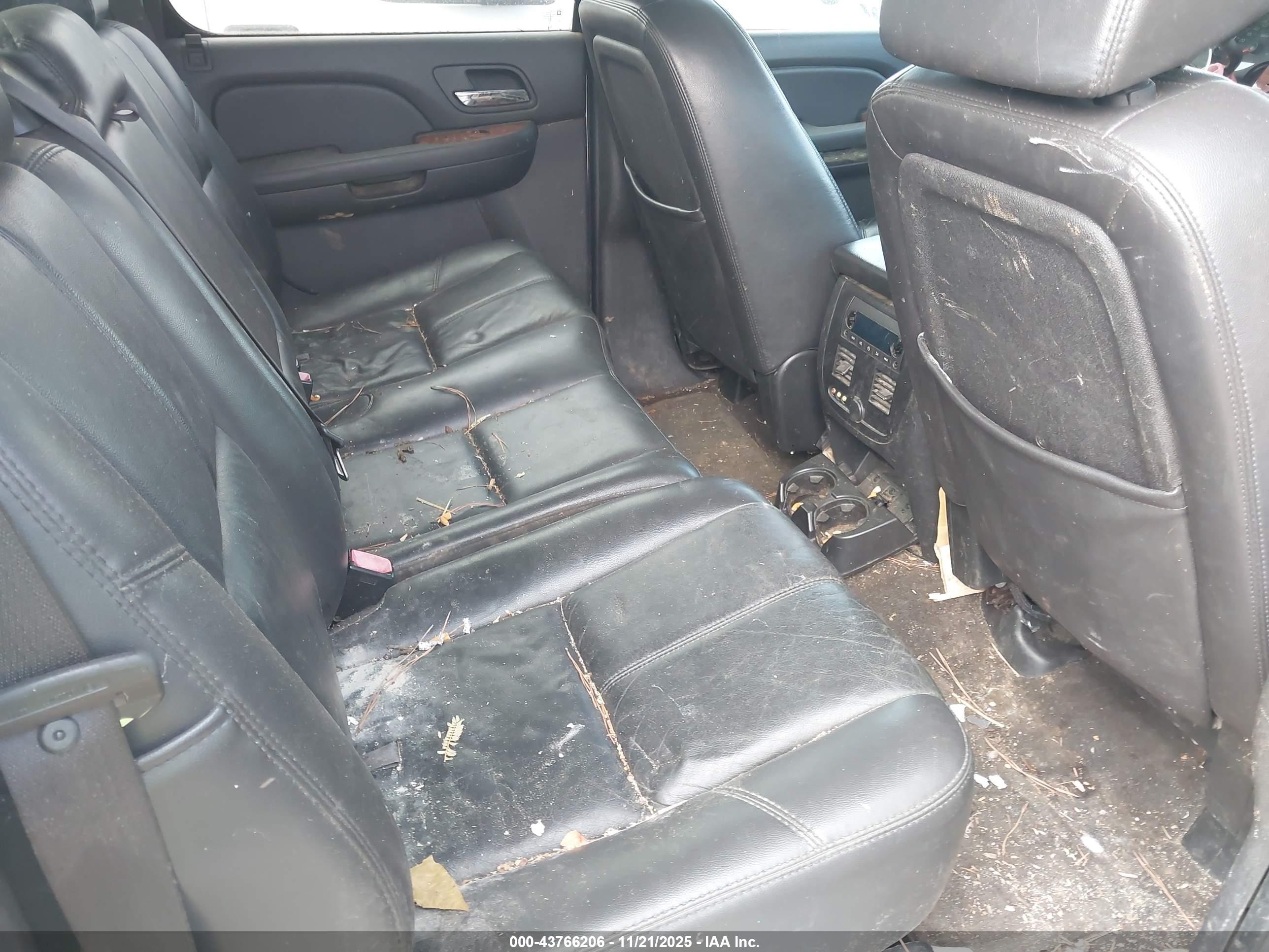 CHEVROLET AVALANCHE image 8