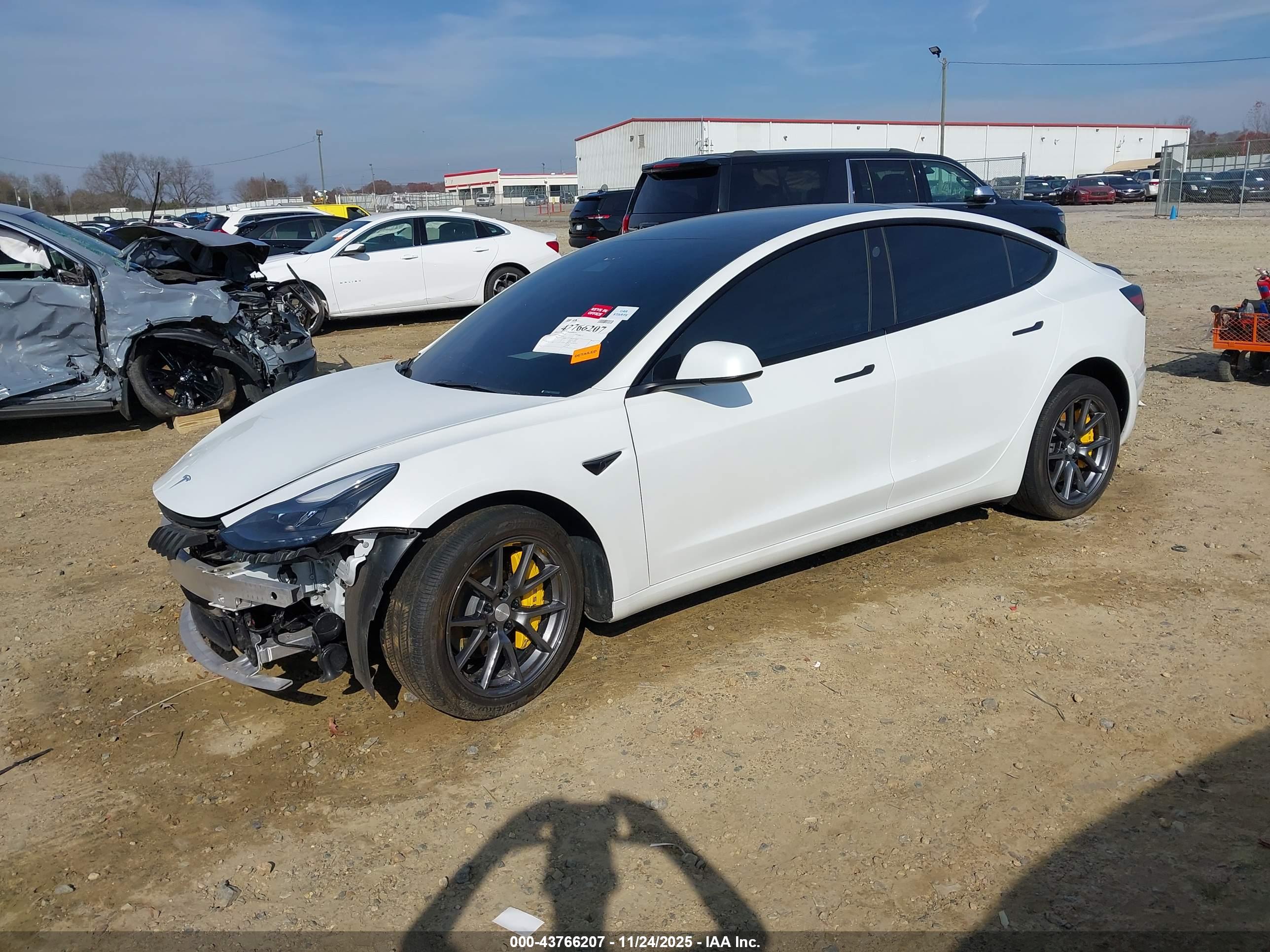 TESLA MODEL image 2
