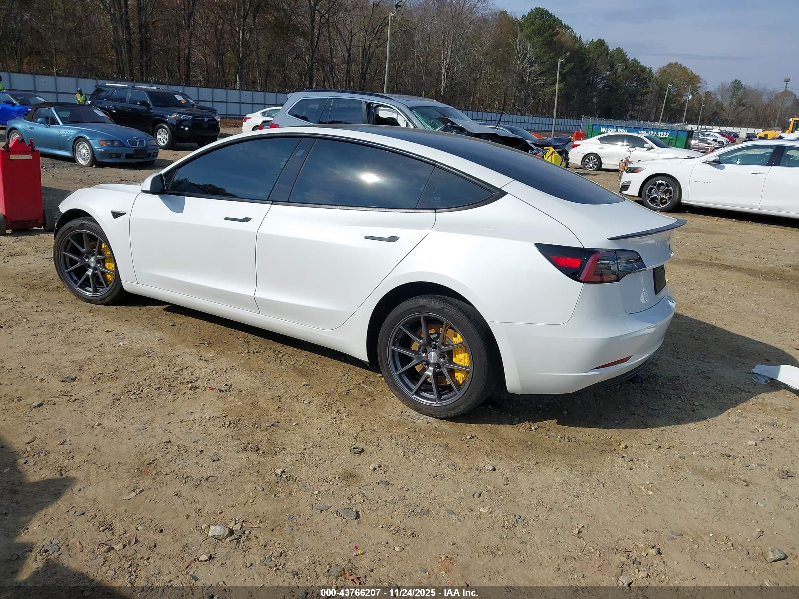 TESLA MODEL image 3