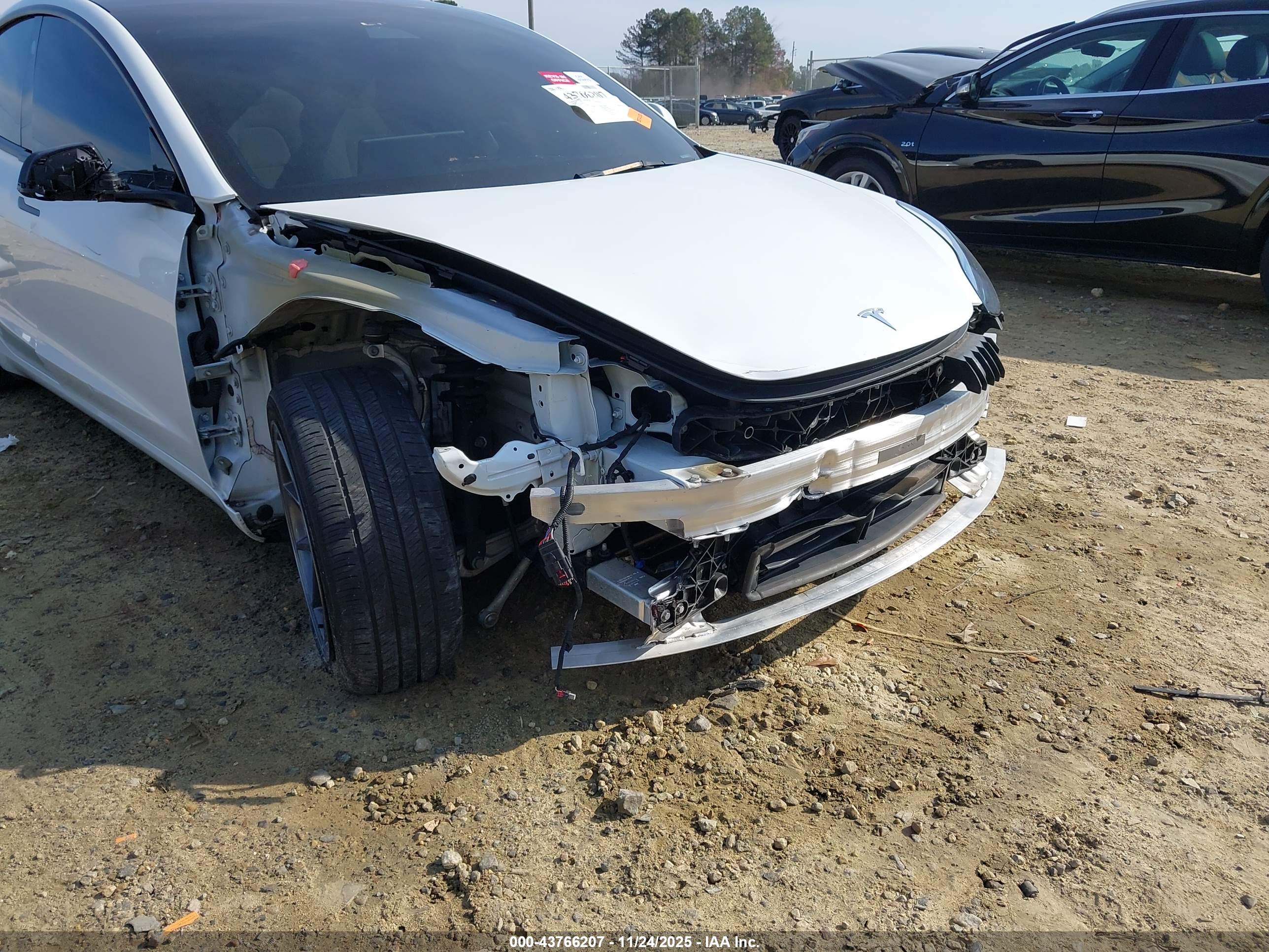 TESLA MODEL image 6