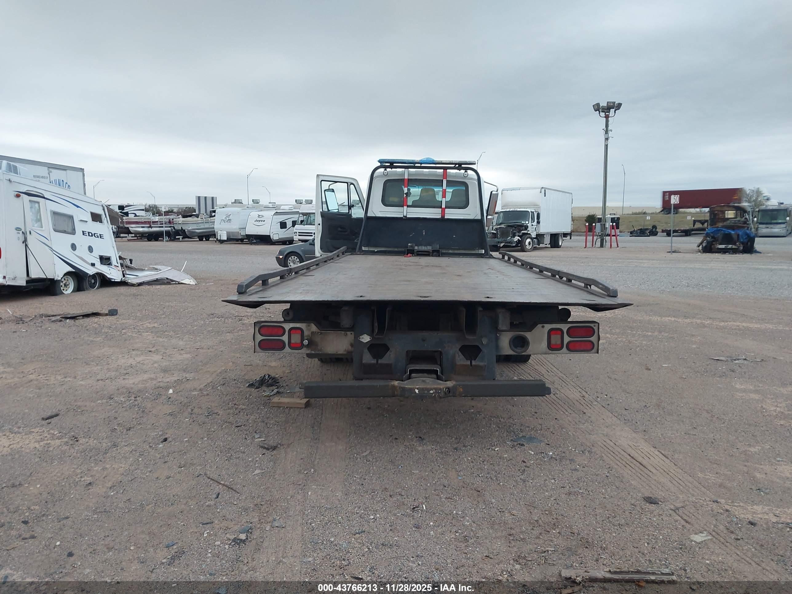 INTERNATIONAL 4000 image 8