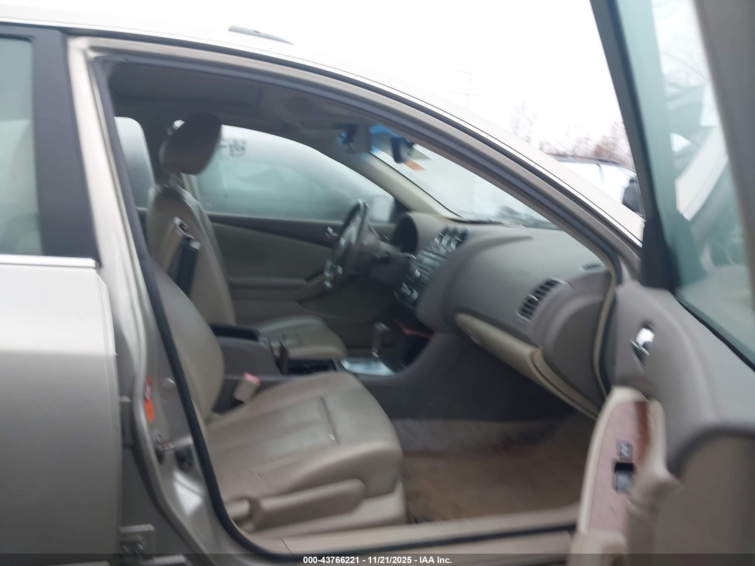 NISSAN ALTIMA image 5