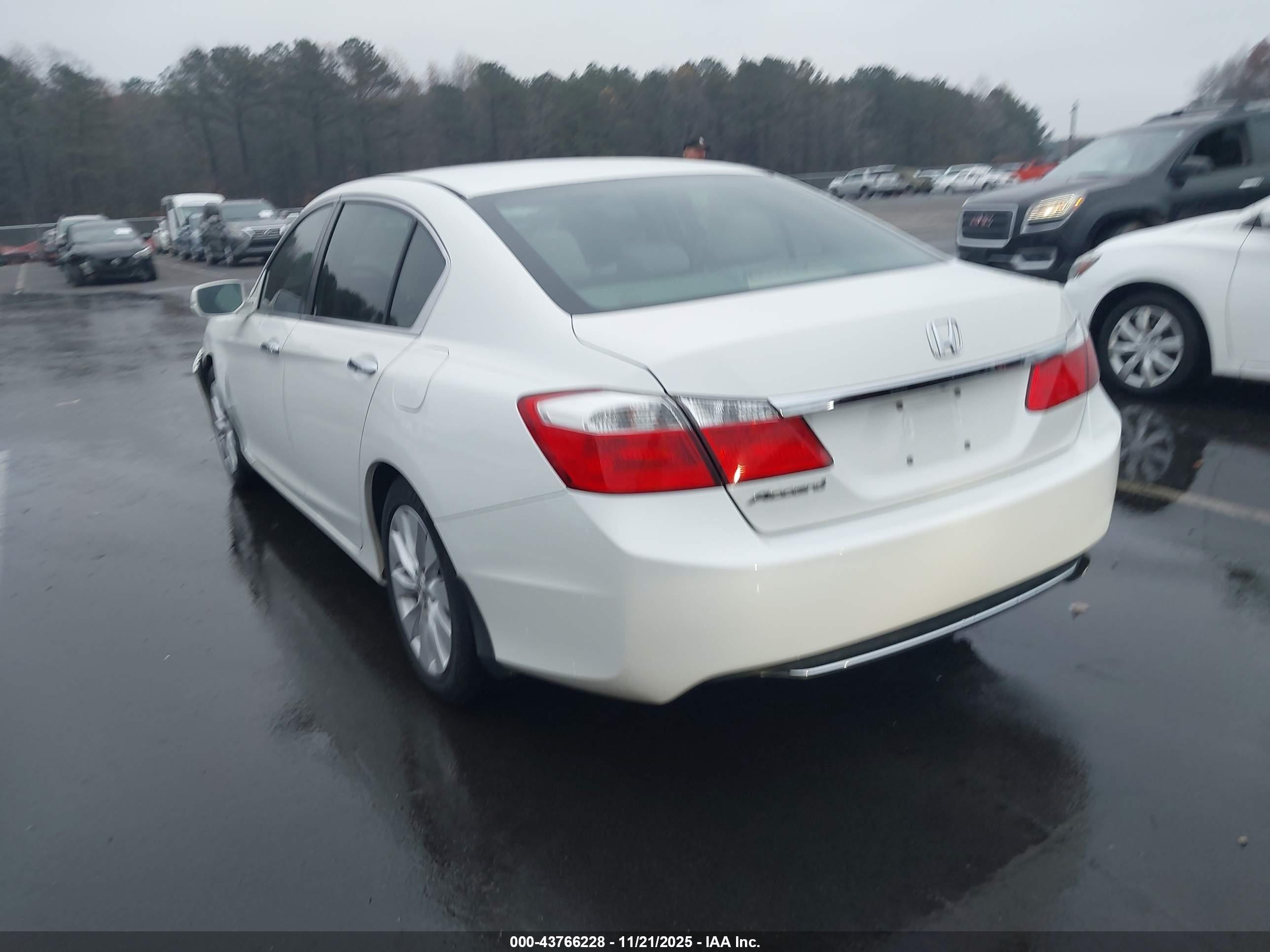 HONDA ACCORD image 3
