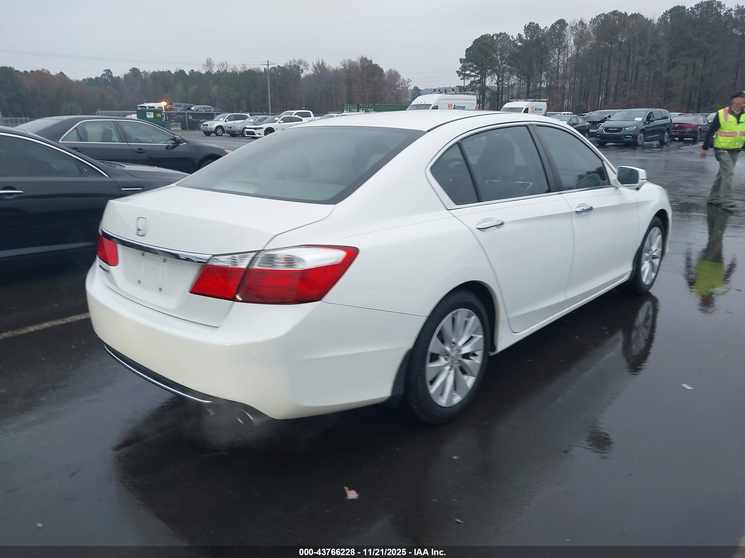 HONDA ACCORD image 4