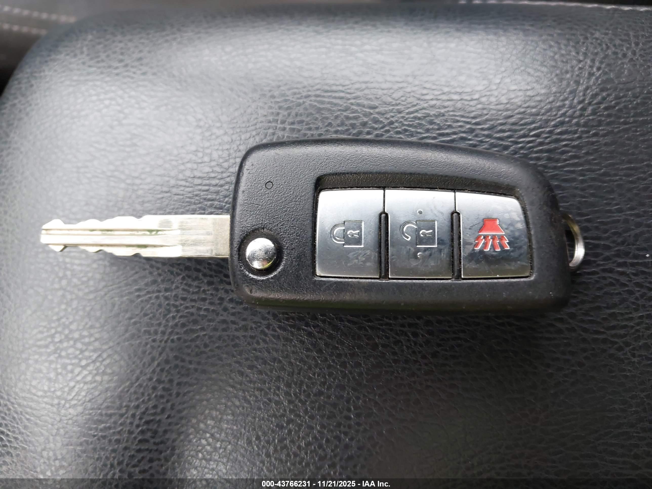 NISSAN ROGUE image 11