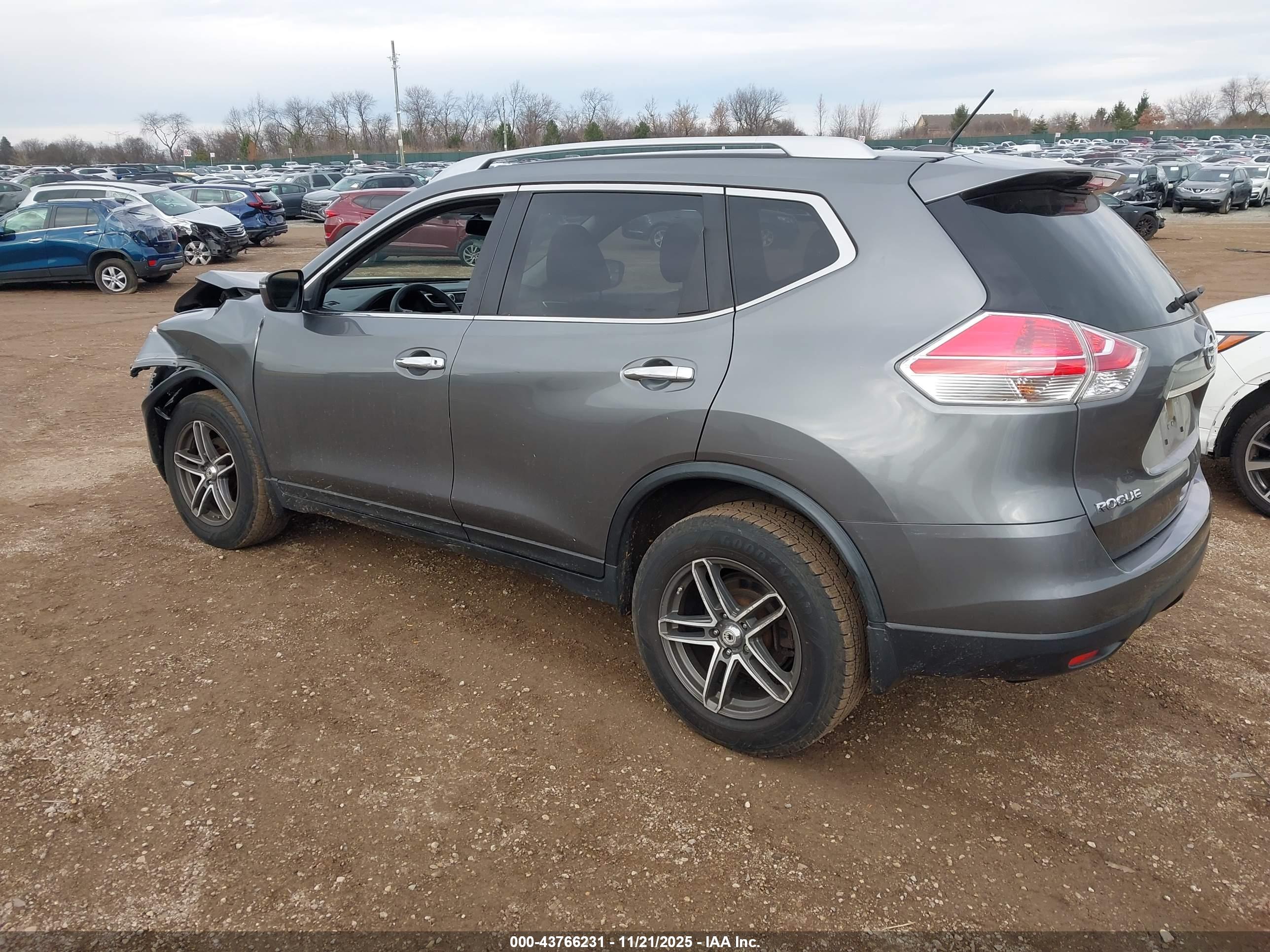 NISSAN ROGUE image 3
