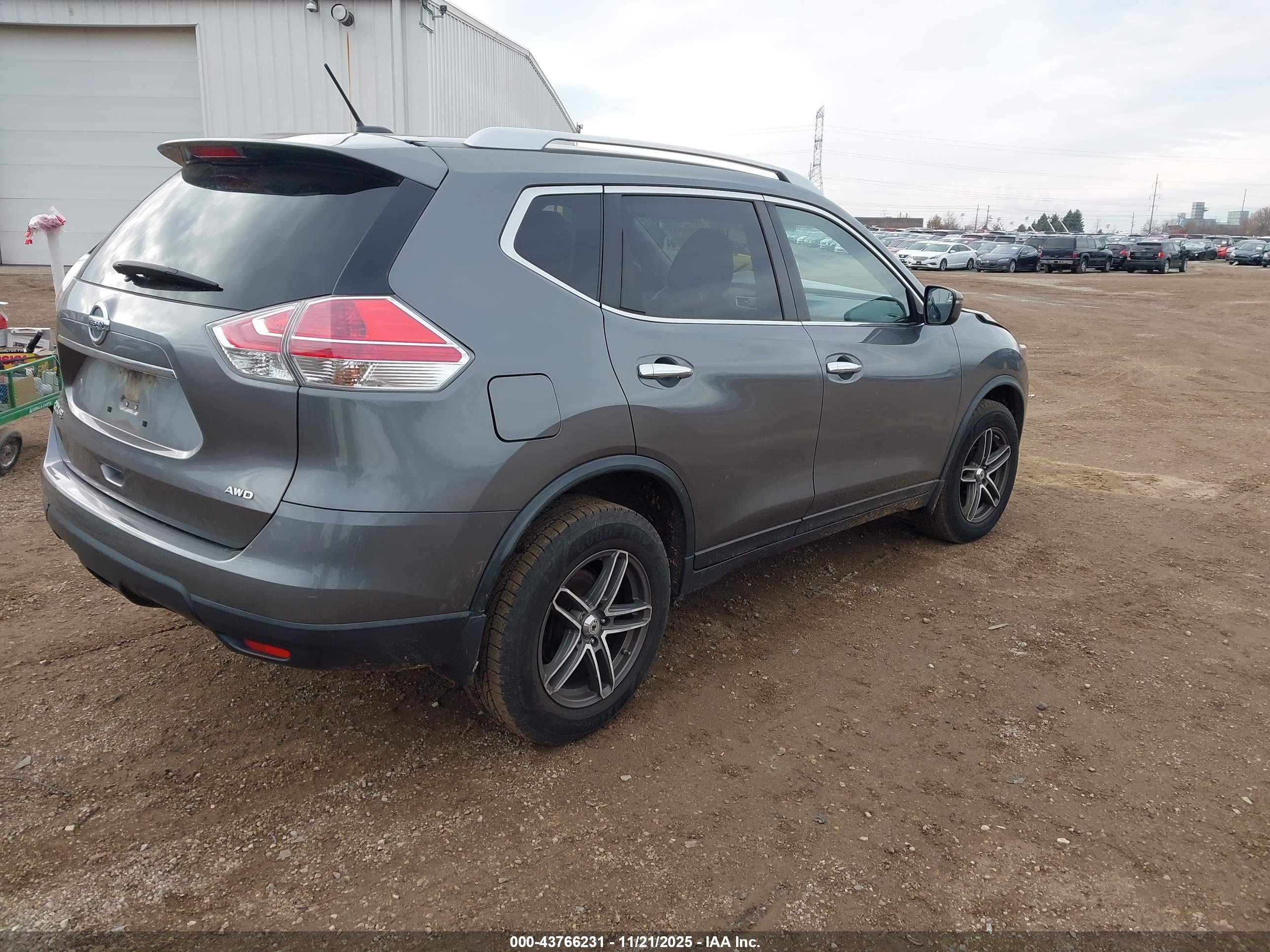 NISSAN ROGUE image 4