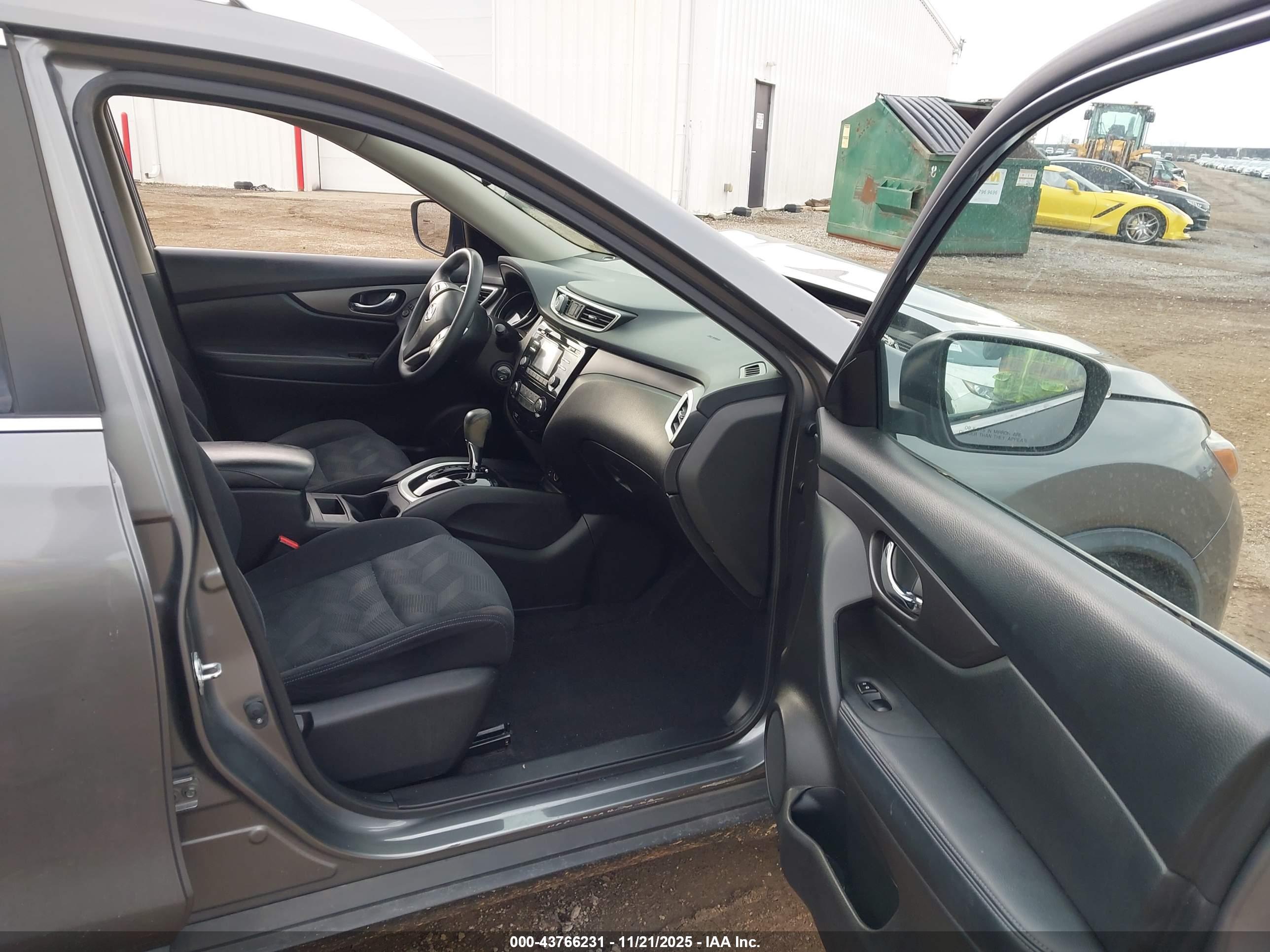 NISSAN ROGUE image 5
