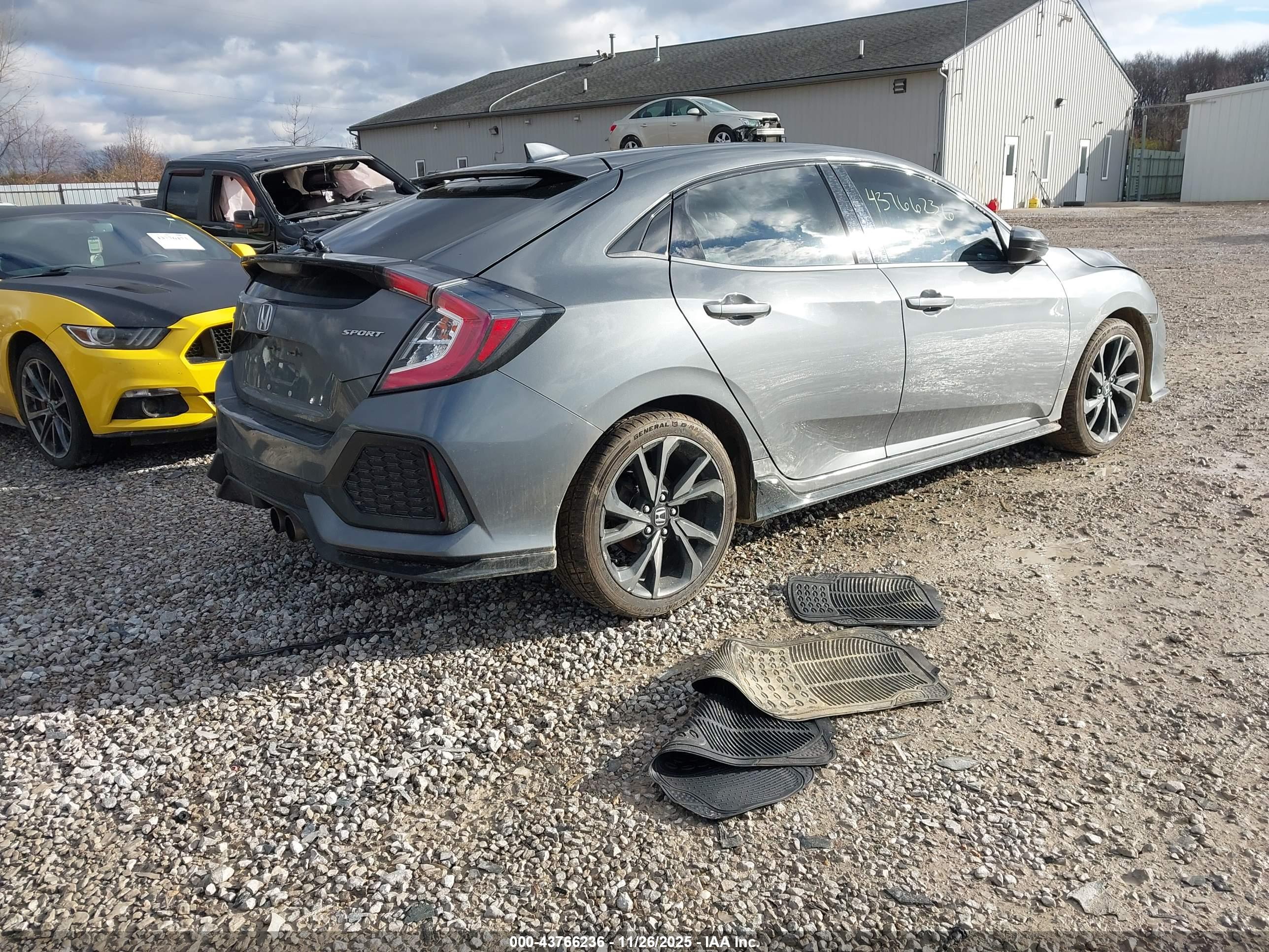 HONDA CIVIC image 4