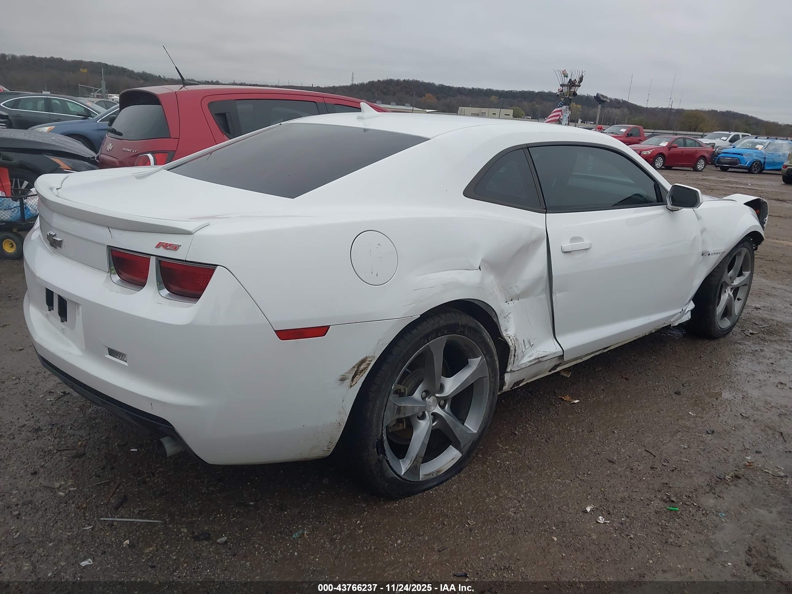CHEVROLET CAMARO image 4