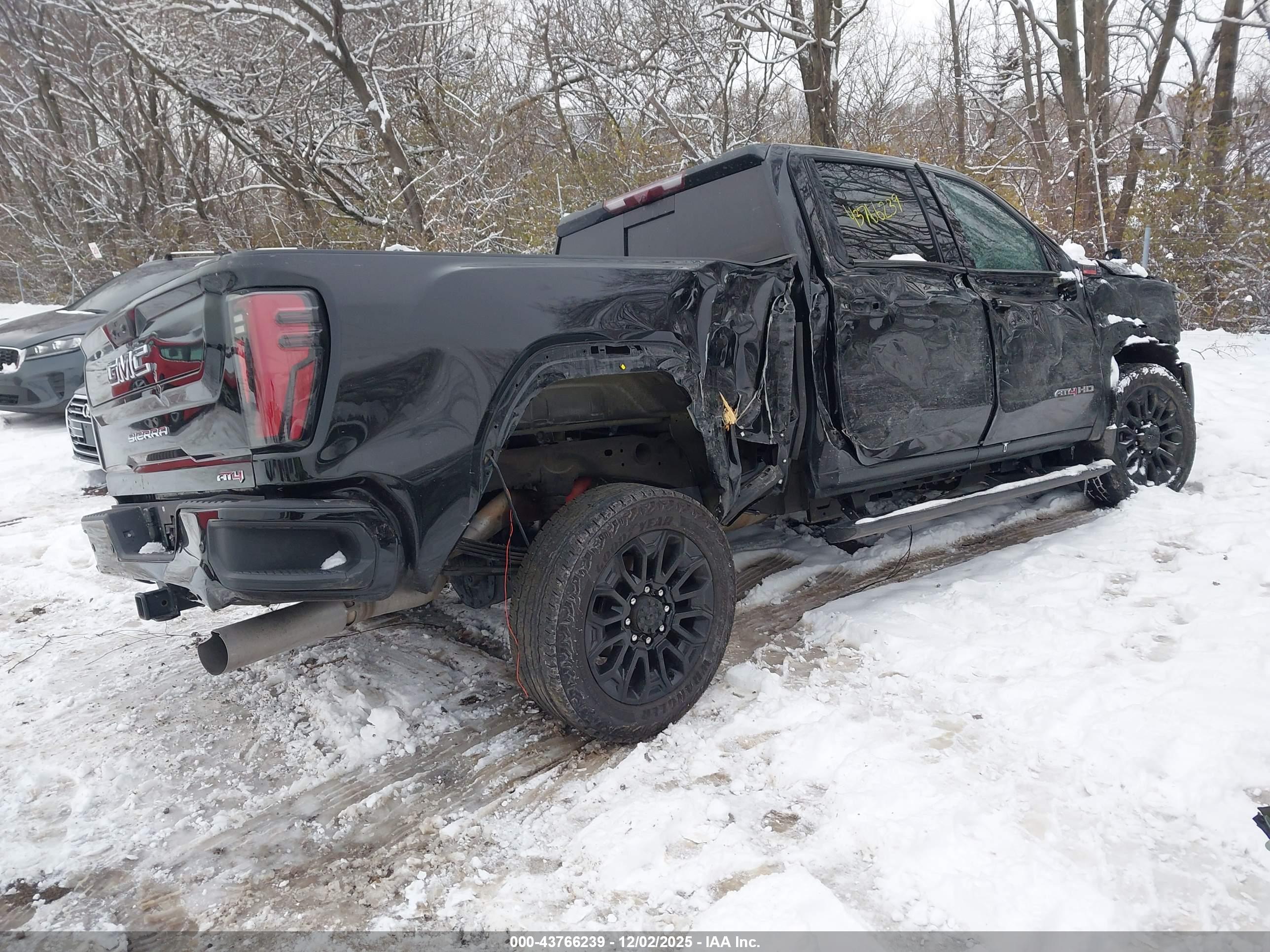 GMC SIERRA image 4