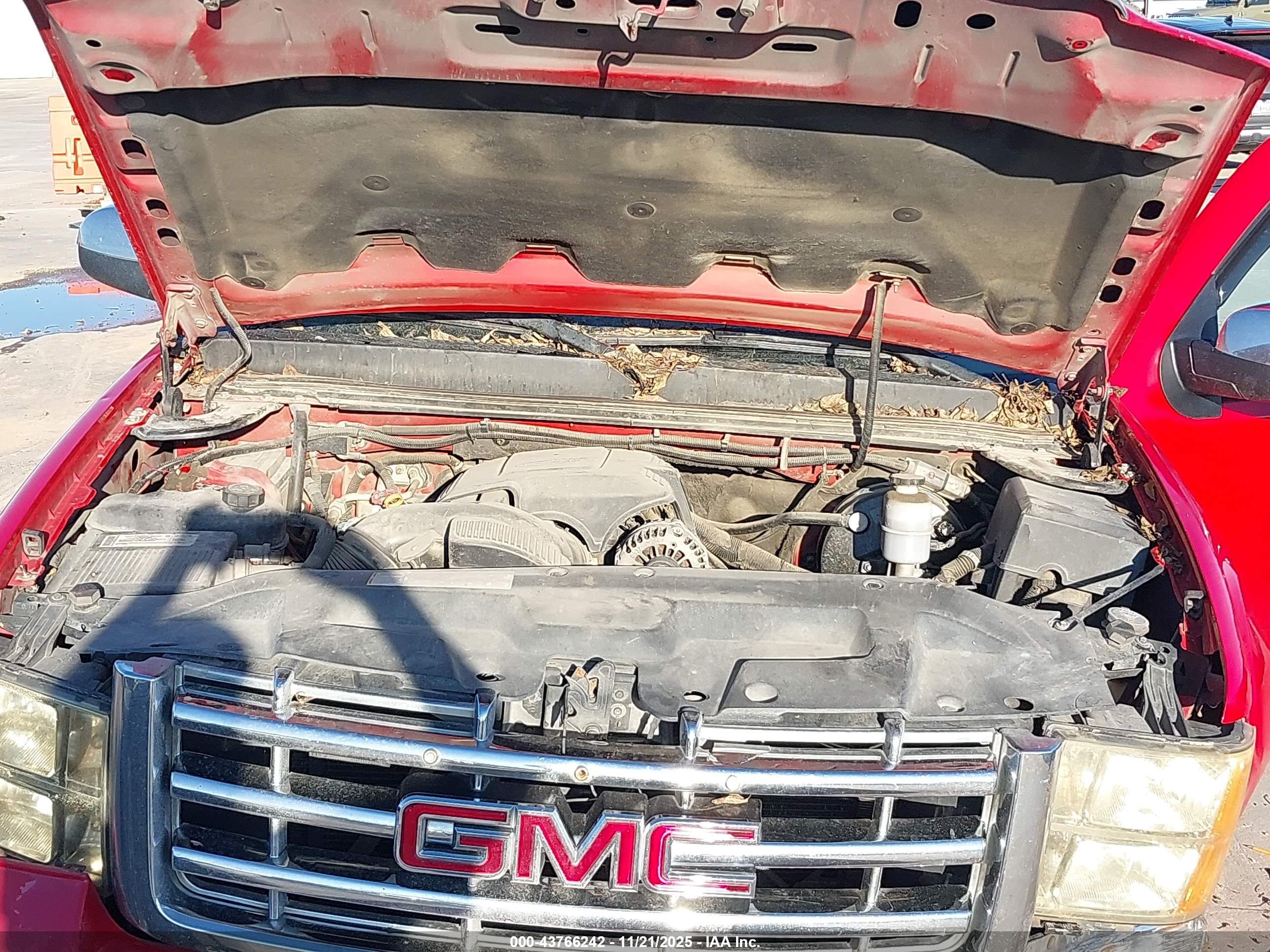 GMC SIERRA image 10