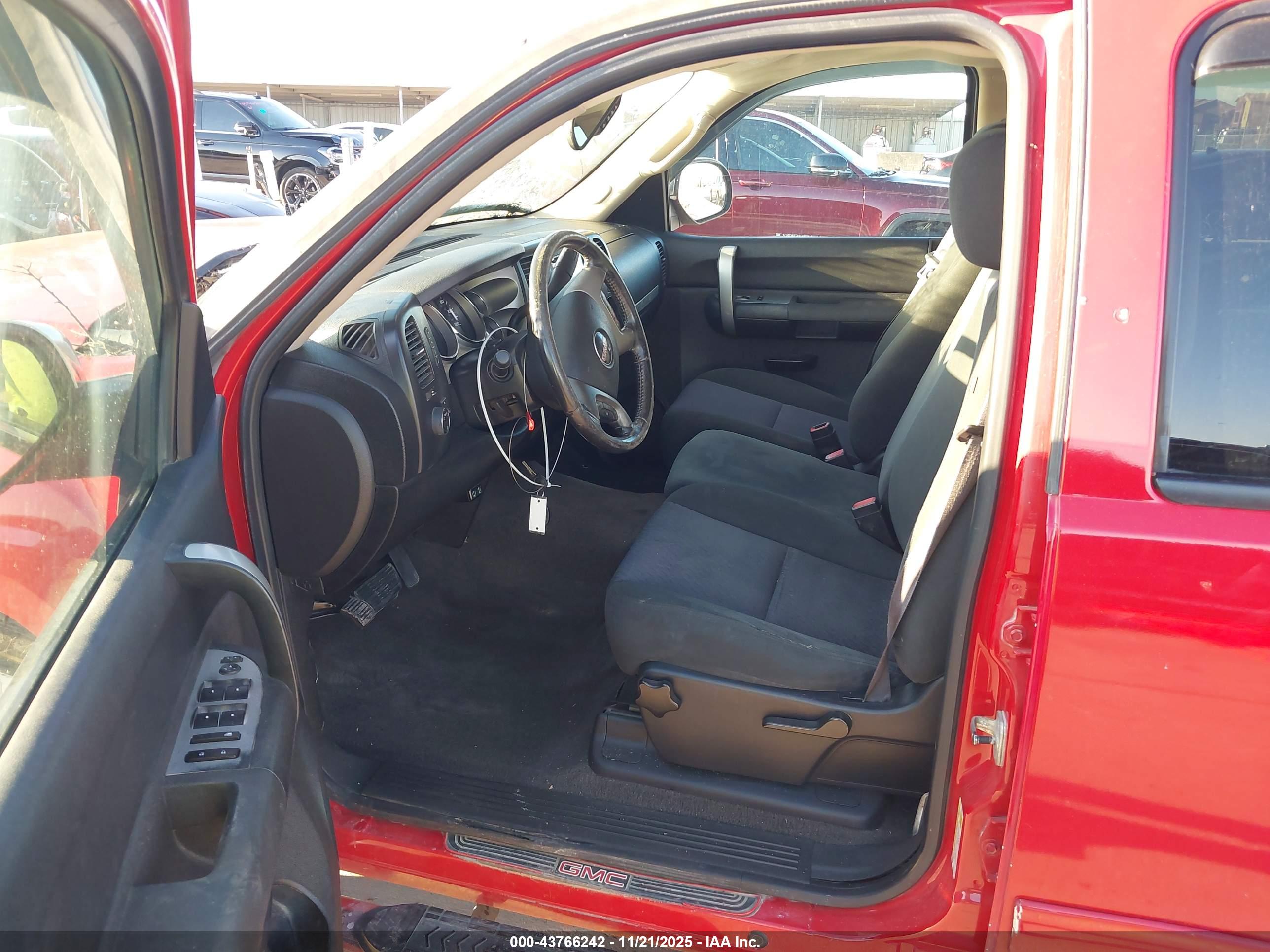 GMC SIERRA image 5