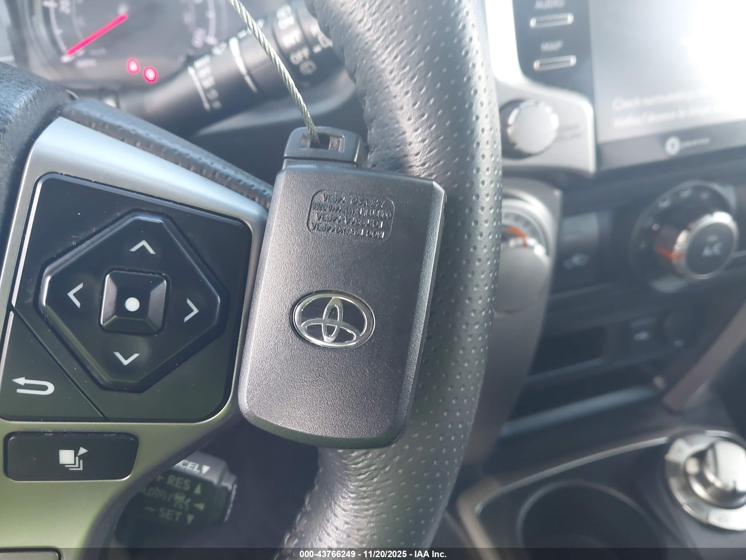 TOYOTA 4RUNNER image 11
