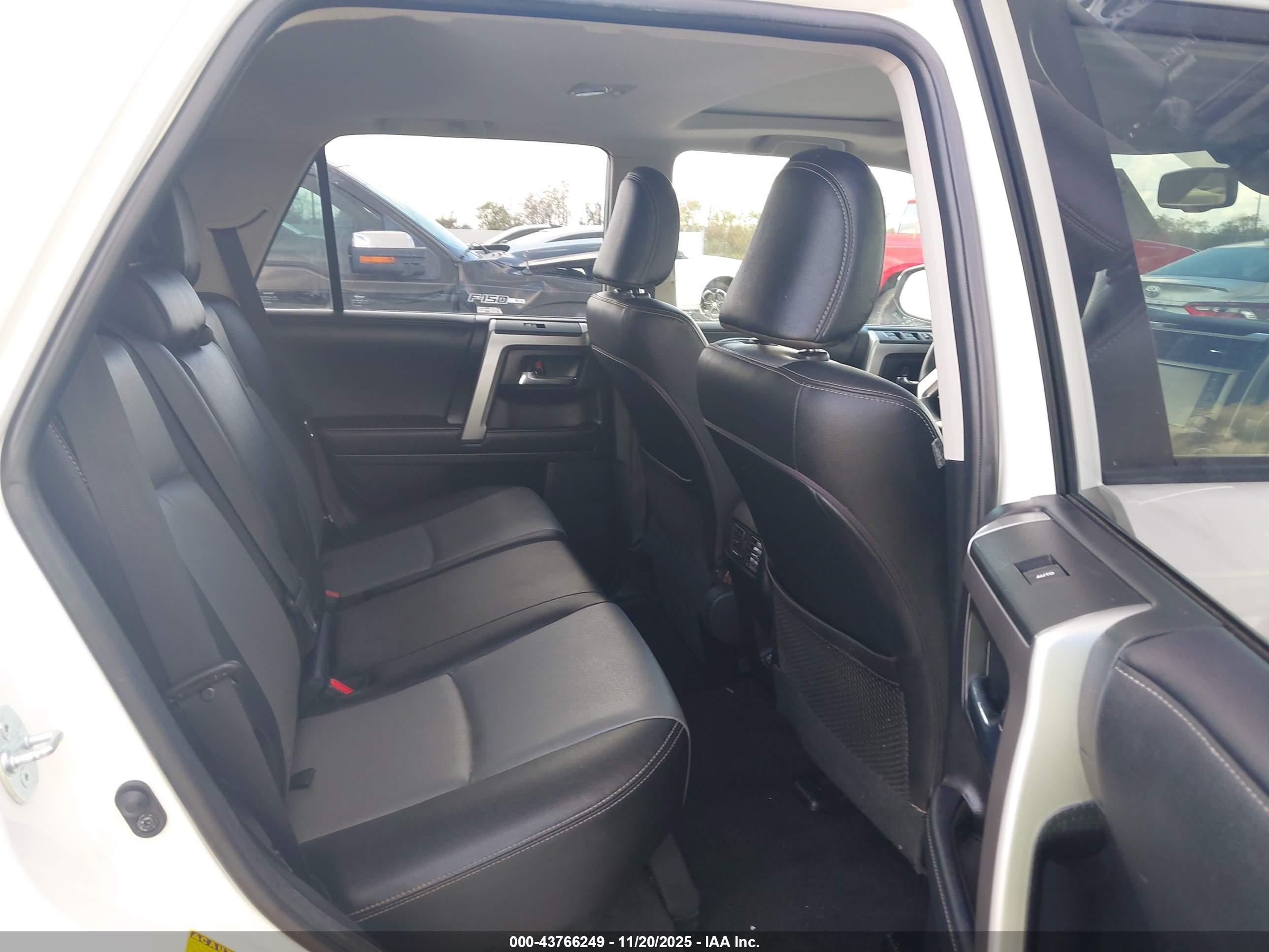 TOYOTA 4RUNNER image 8