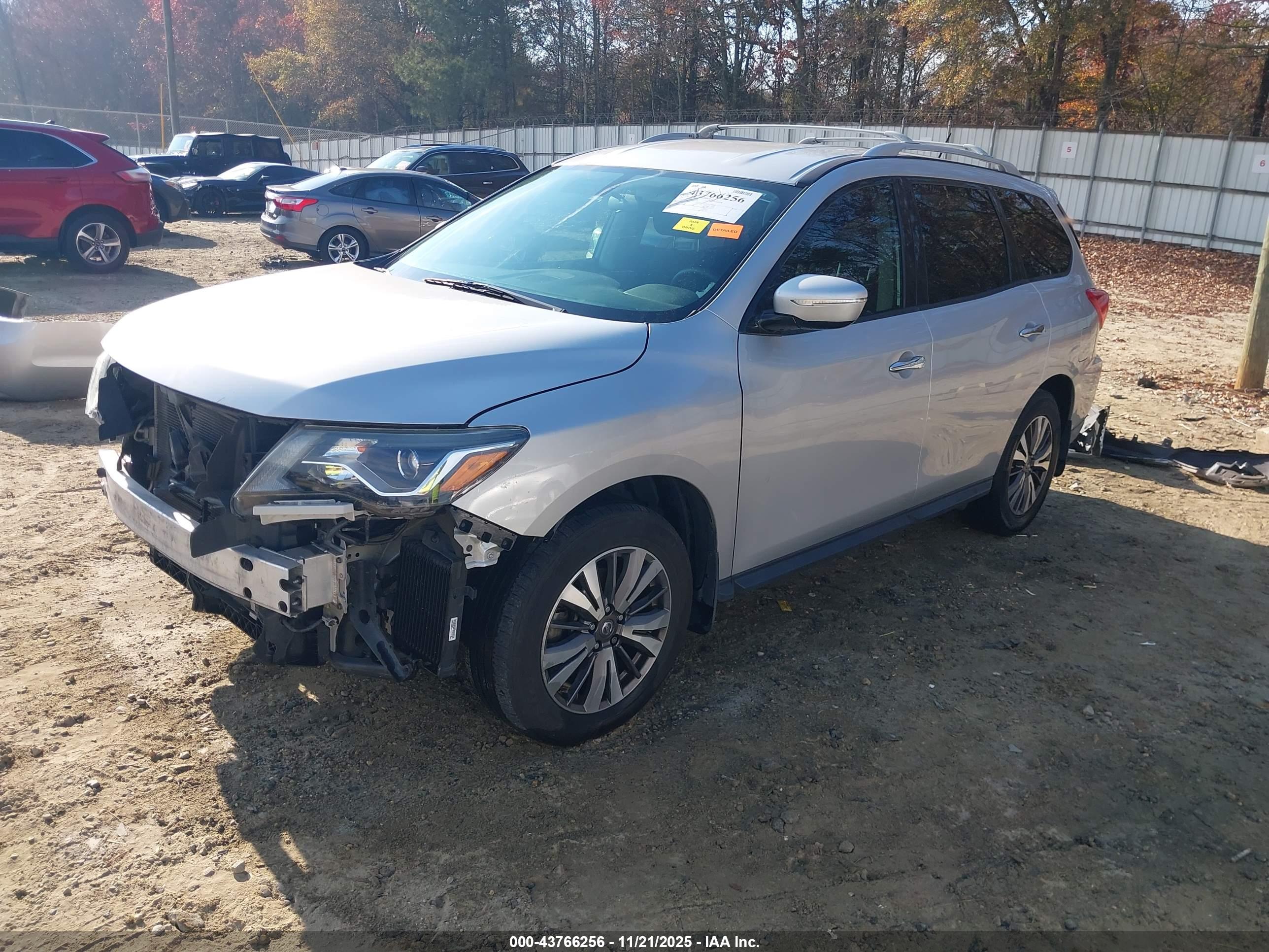 NISSAN PATHFINDER image 2